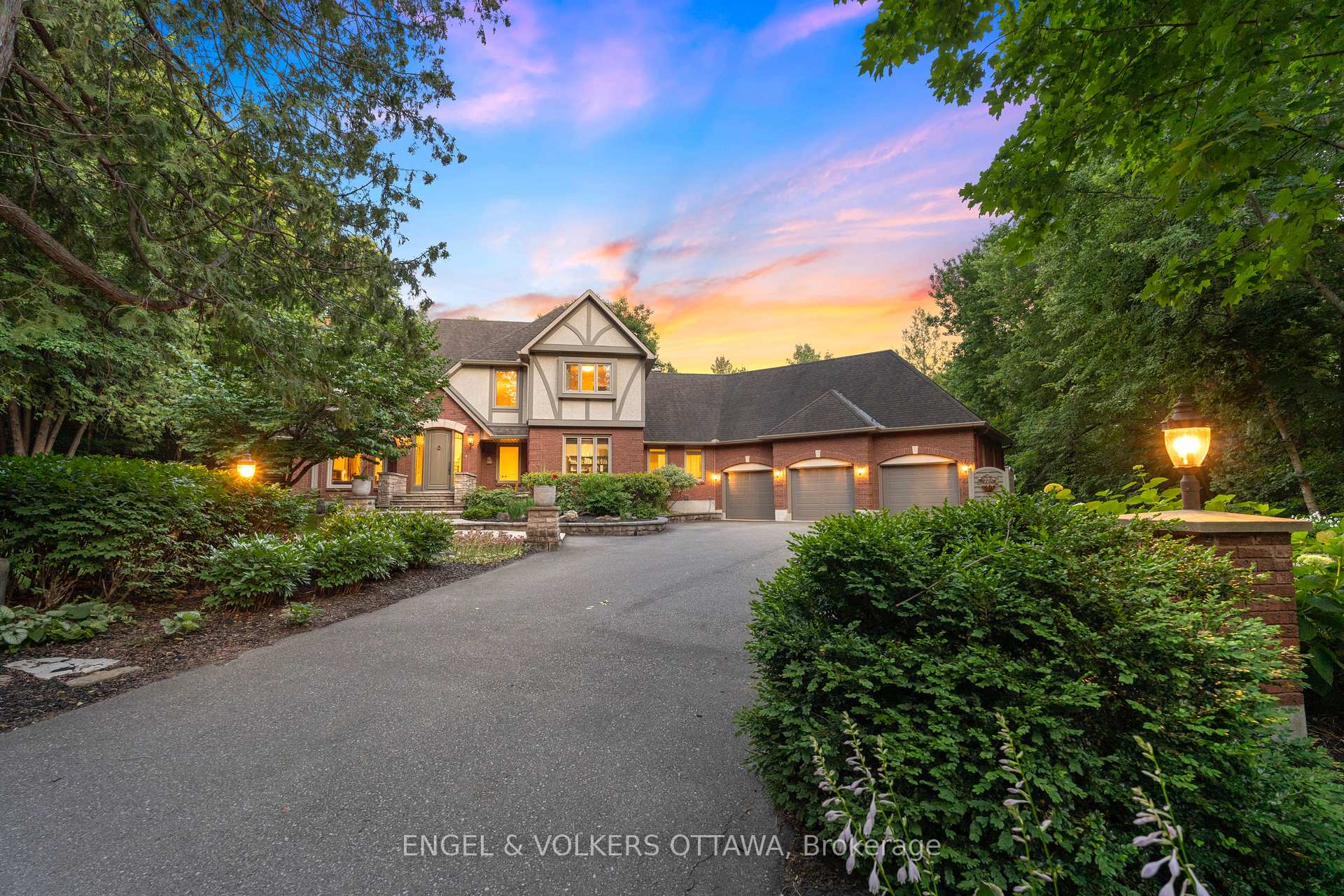 Photo 2 of 5596 Scobie Crescent, Ottawa, Manotick East to Manotick Station — HOMEH