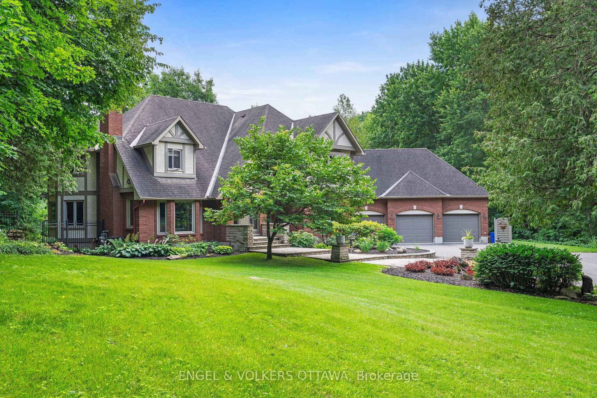 Photo 3 of 5596 Scobie Crescent, Ottawa, Manotick East to Manotick Station — HOMEH