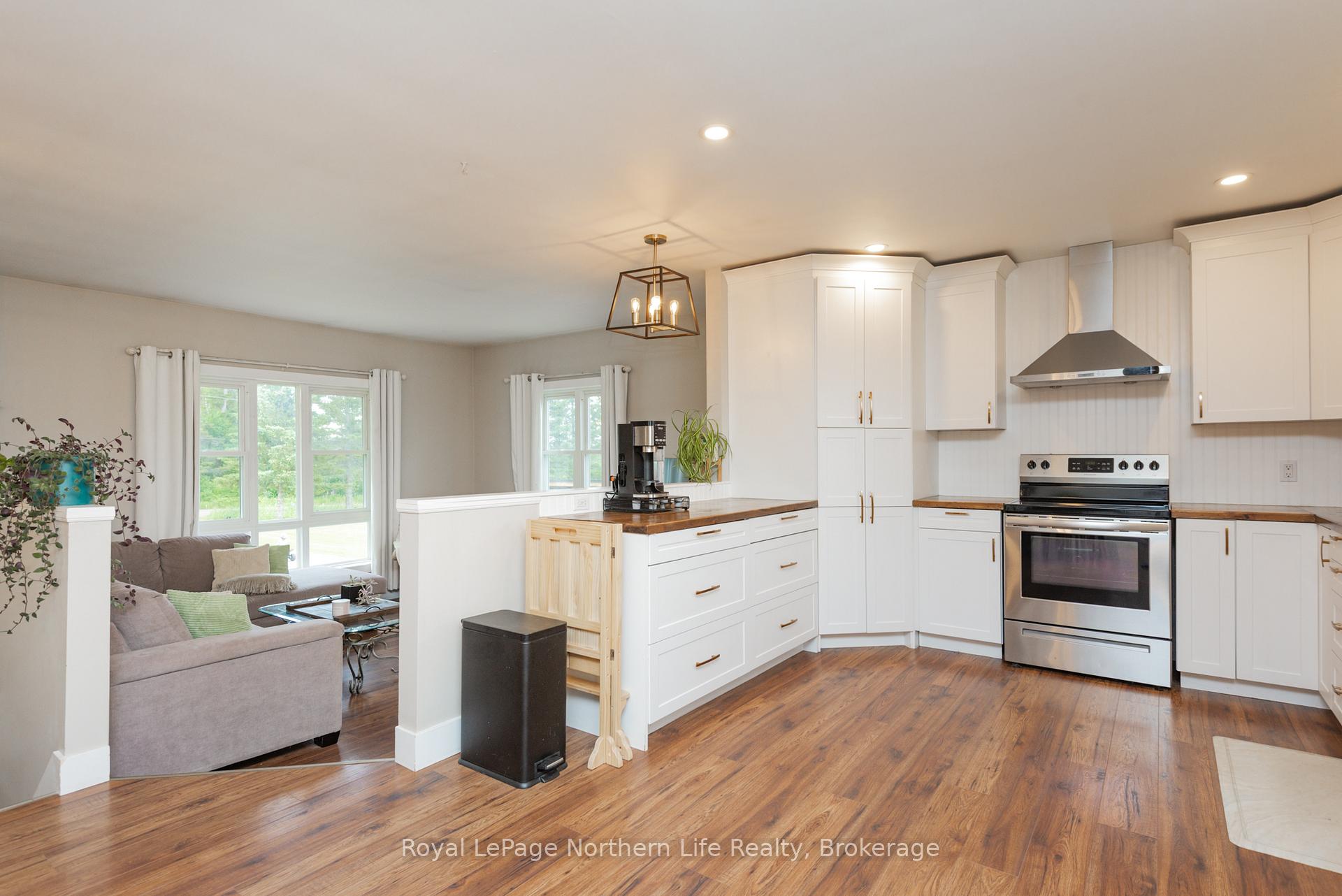 Photo 9 of 989 Pioneer Road, Chisholm — HOMEH