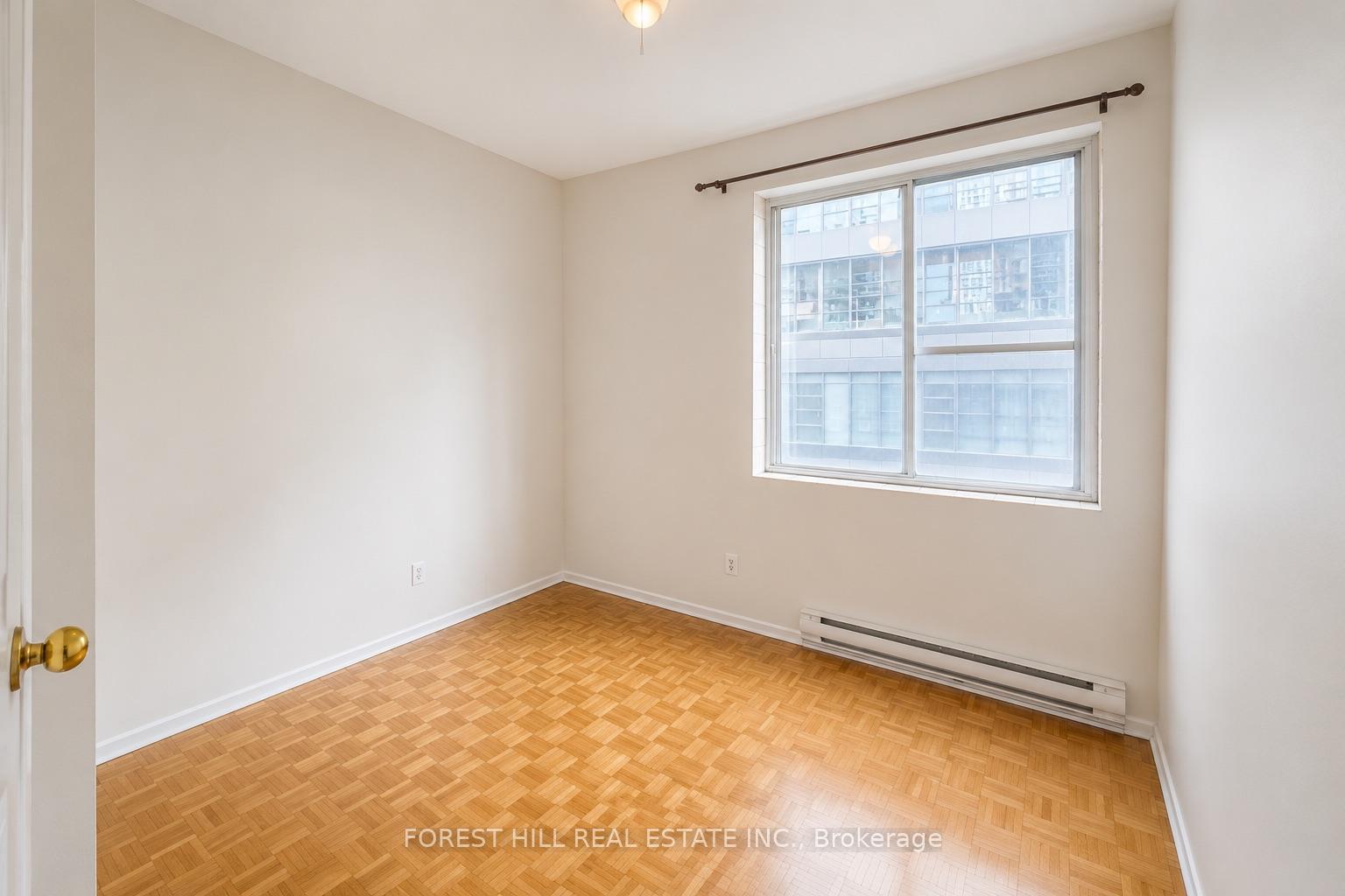 Photo 3 of Unit 301, 126 Dundas Street E, Toronto, Church-Yonge Corridor — HOMEH