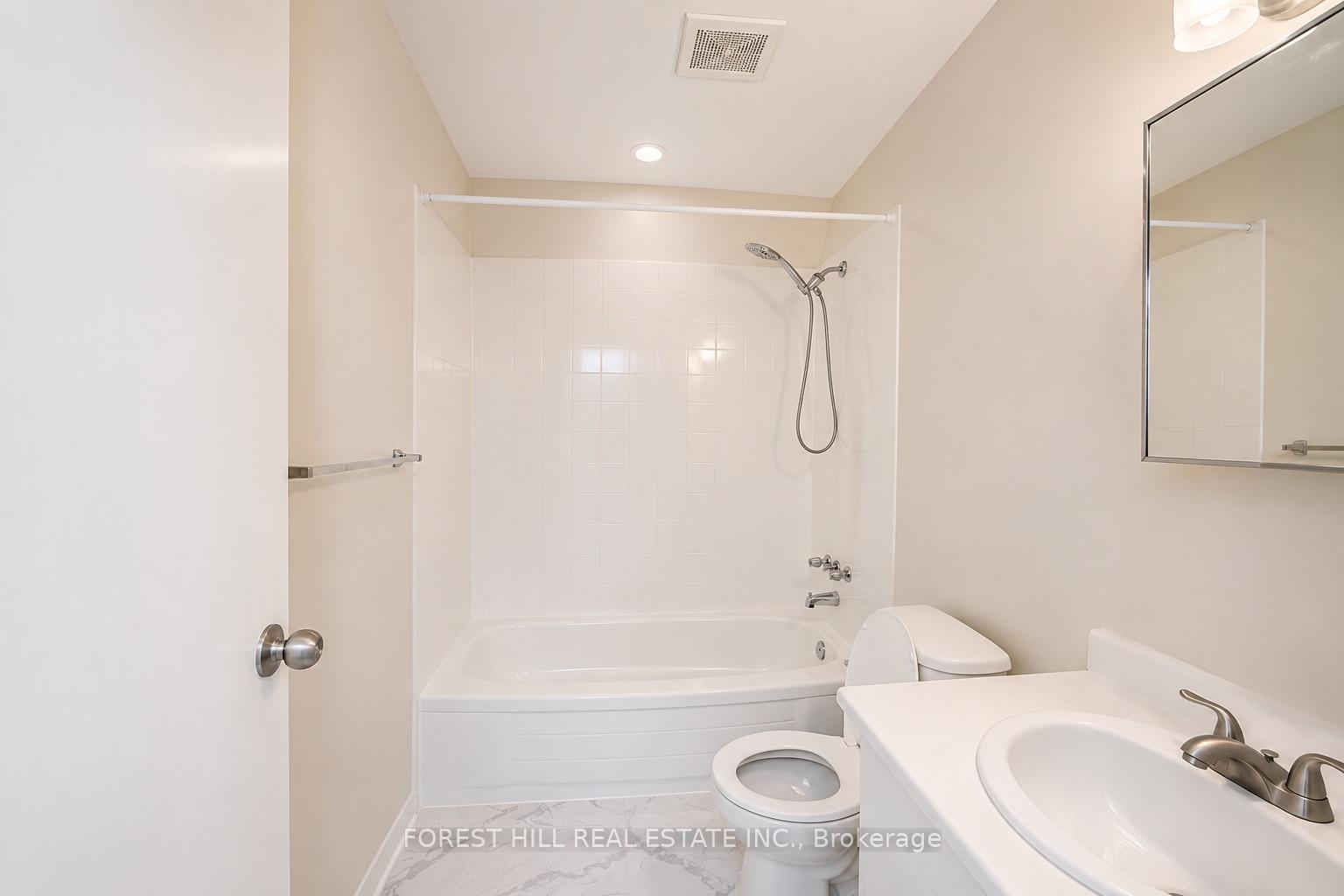Photo 5 of Unit 301, 126 Dundas Street E, Toronto, Church-Yonge Corridor — HOMEH