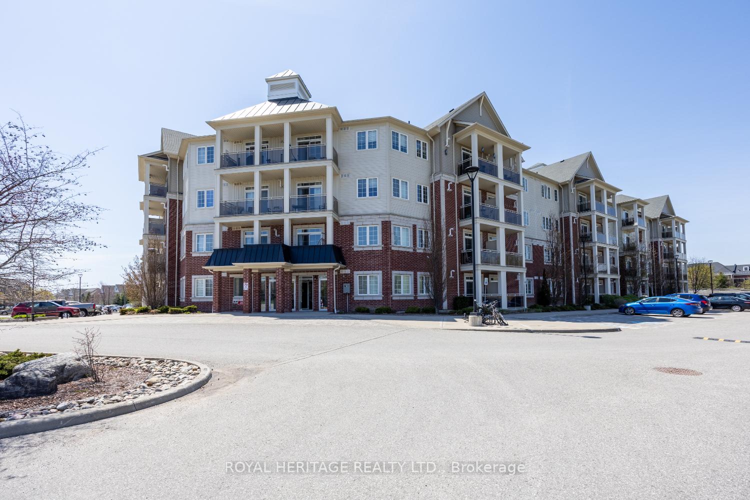 Photo 2 of Unit 220, 80 Aspen Springs Drive, Clarington, Bowmanville — HOMEH