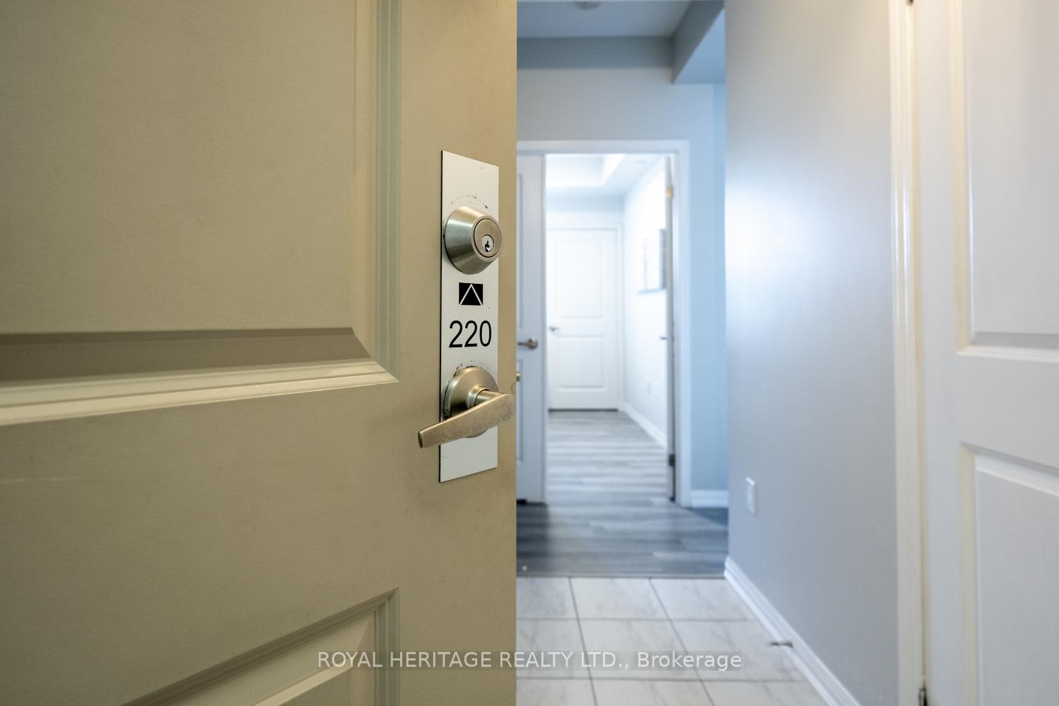 Photo 4 of Unit 220, 80 Aspen Springs Drive, Clarington, Bowmanville — HOMEH