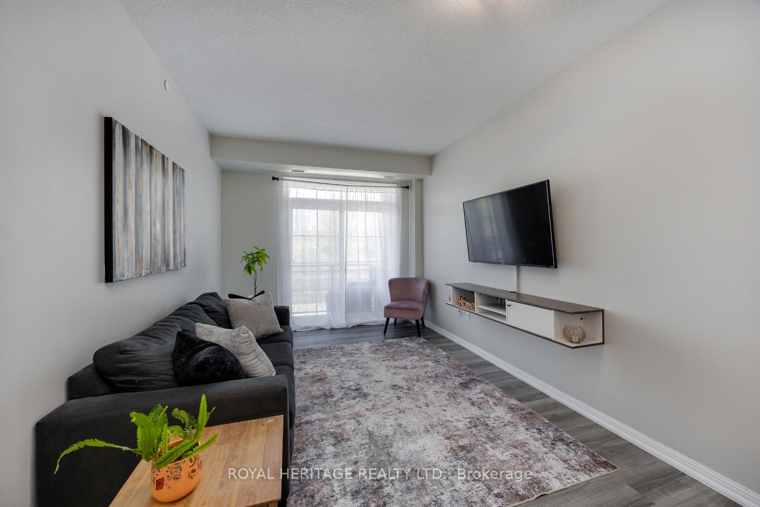 Photo 10 of Unit 220, 80 Aspen Springs Drive, Clarington, Bowmanville — HOMEH