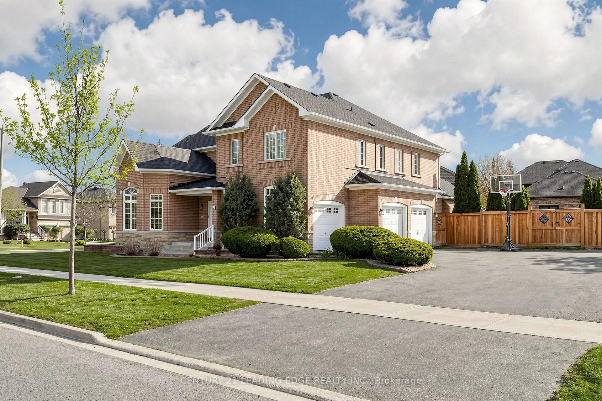 Photo 3 of 5 Lemsford Drive, Markham, Rouge Fairways — HOMEH