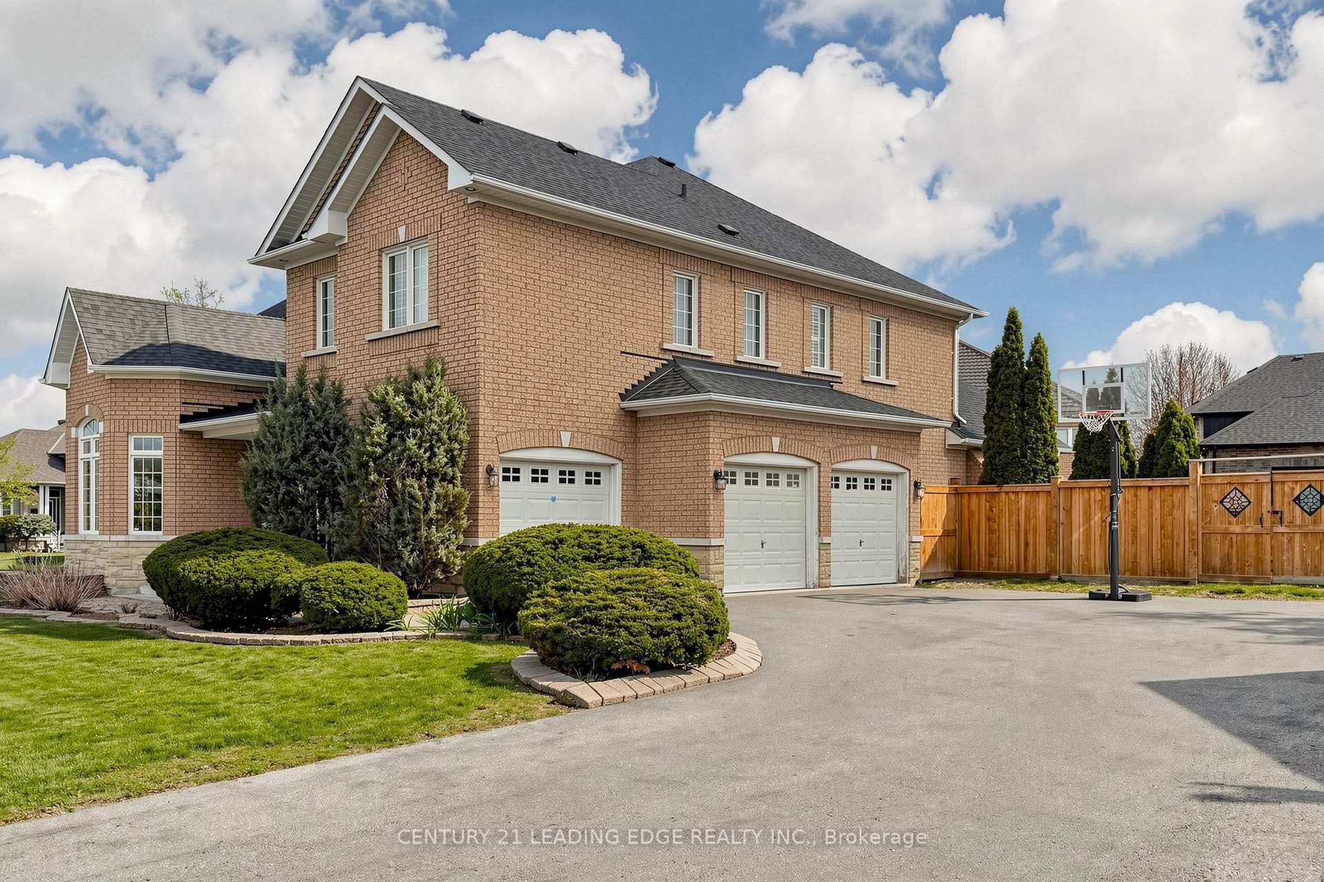 Photo 4 of 5 Lemsford Drive, Markham, Rouge Fairways — HOMEH