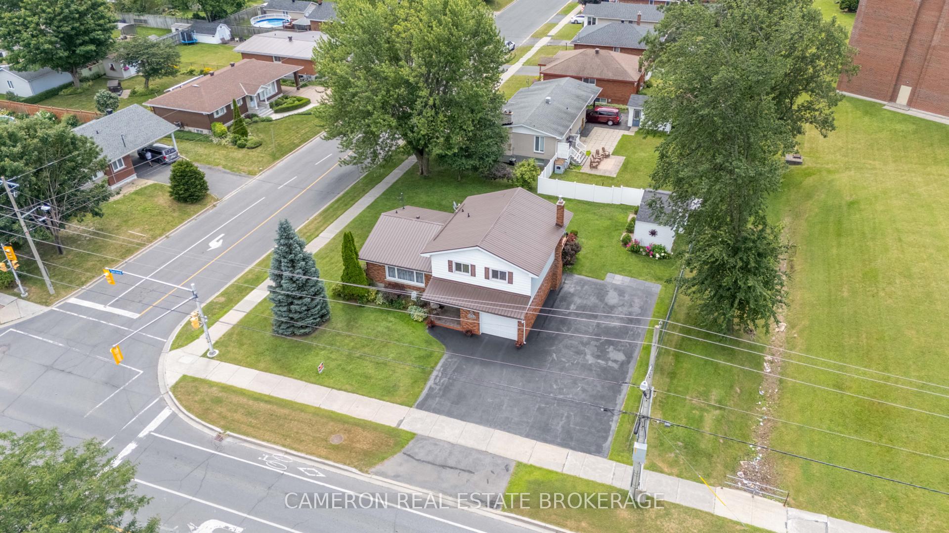 Photo 26 of 1495 Second Street E, Cornwall, Cornwall — HOMEH