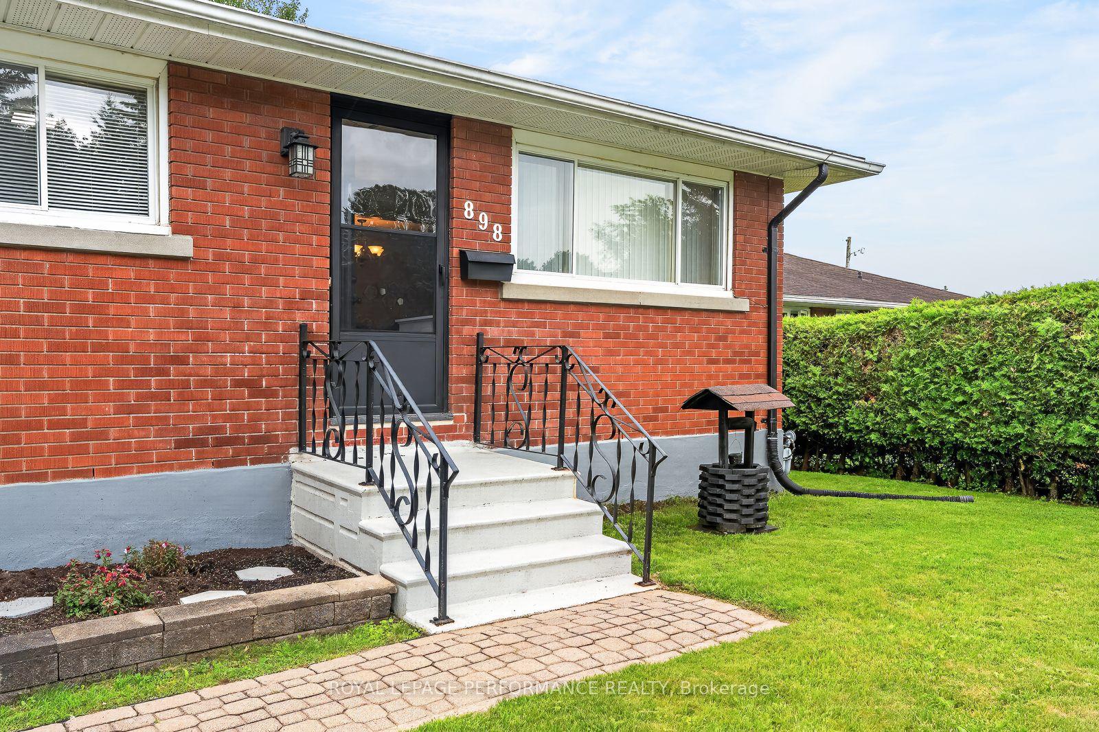 Photo 4 of 898 Charleswood Avenue, Ottawa, Carson Meadows — HOMEH