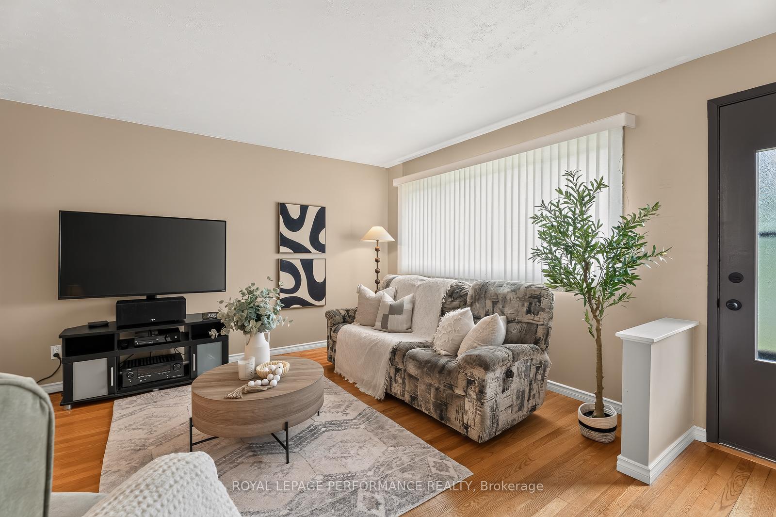 Photo 6 of 898 Charleswood Avenue, Ottawa, Carson Meadows — HOMEH