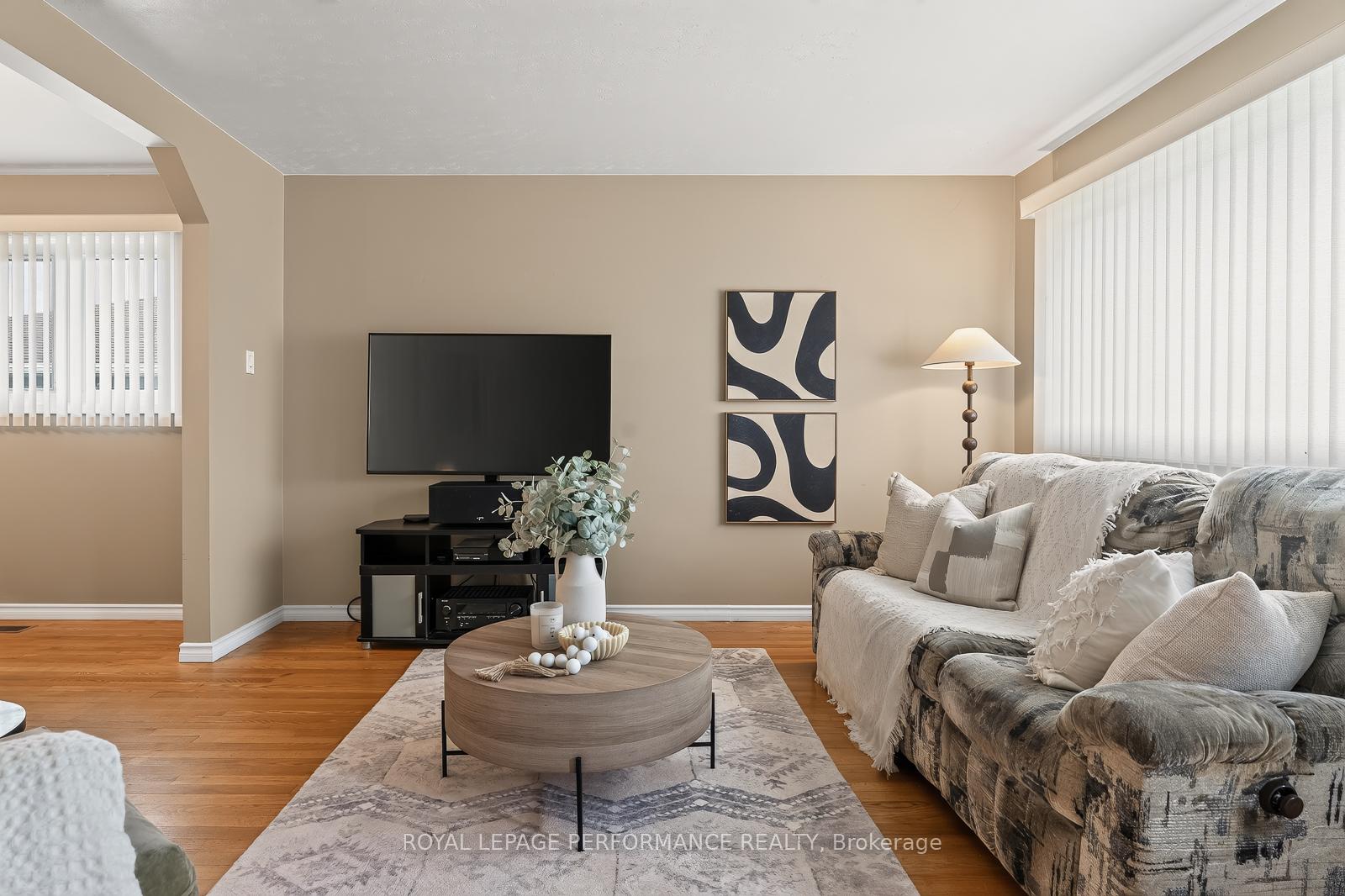 Photo 7 of 898 Charleswood Avenue, Ottawa, Carson Meadows — HOMEH