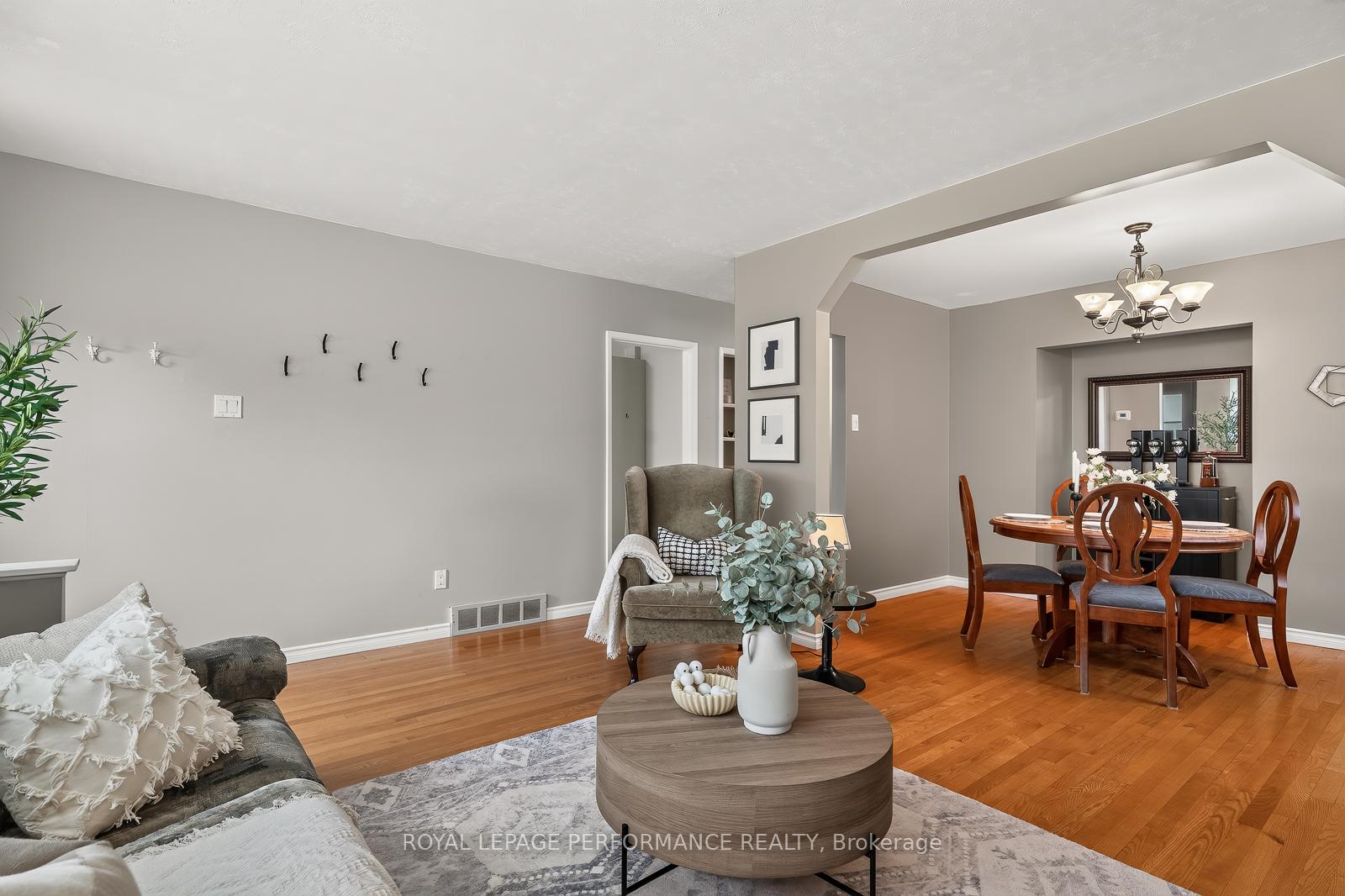 Photo 9 of 898 Charleswood Avenue, Ottawa, Carson Meadows — HOMEH
