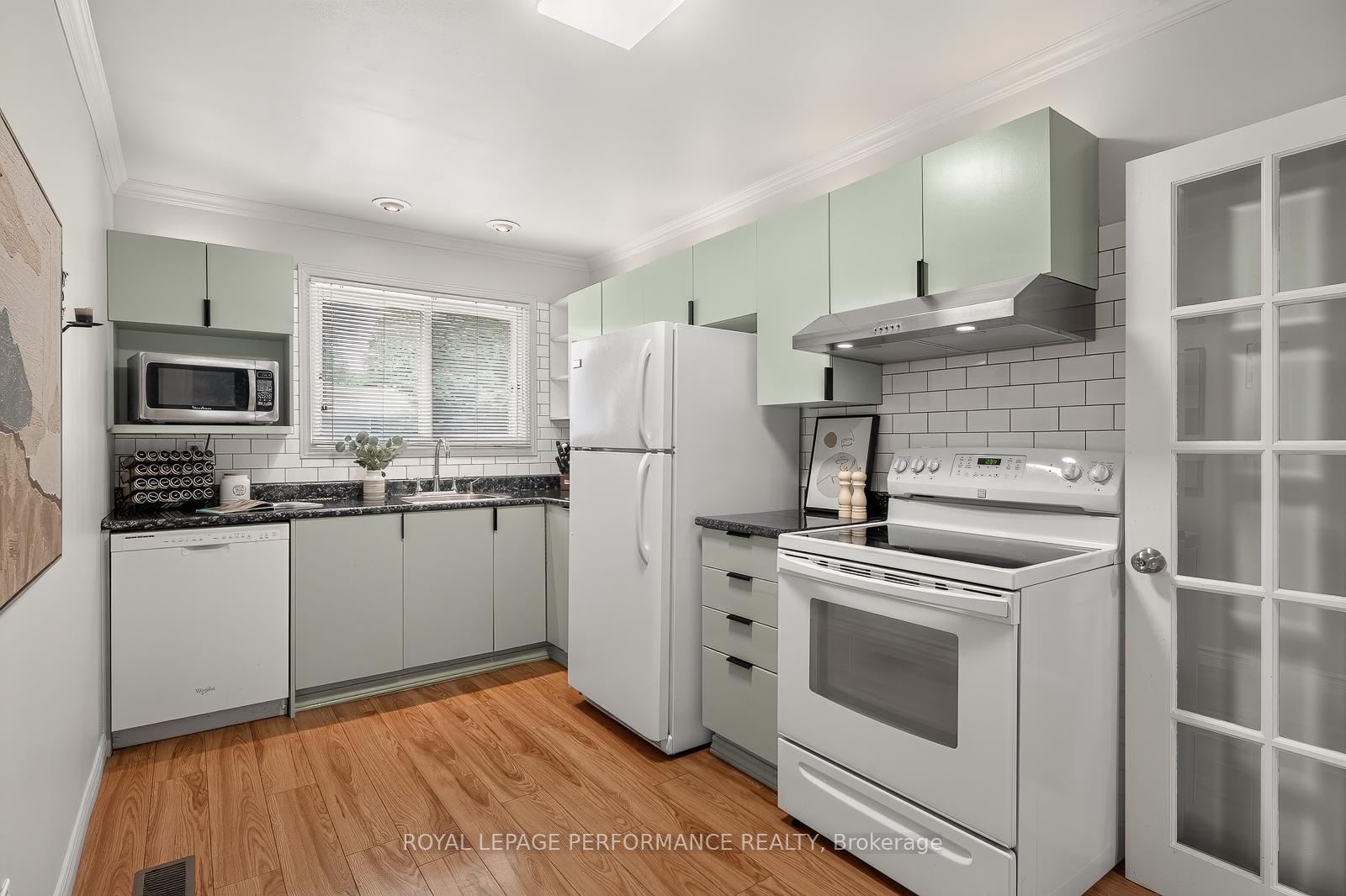 Photo 13 of 898 Charleswood Avenue, Ottawa, Carson Meadows — HOMEH