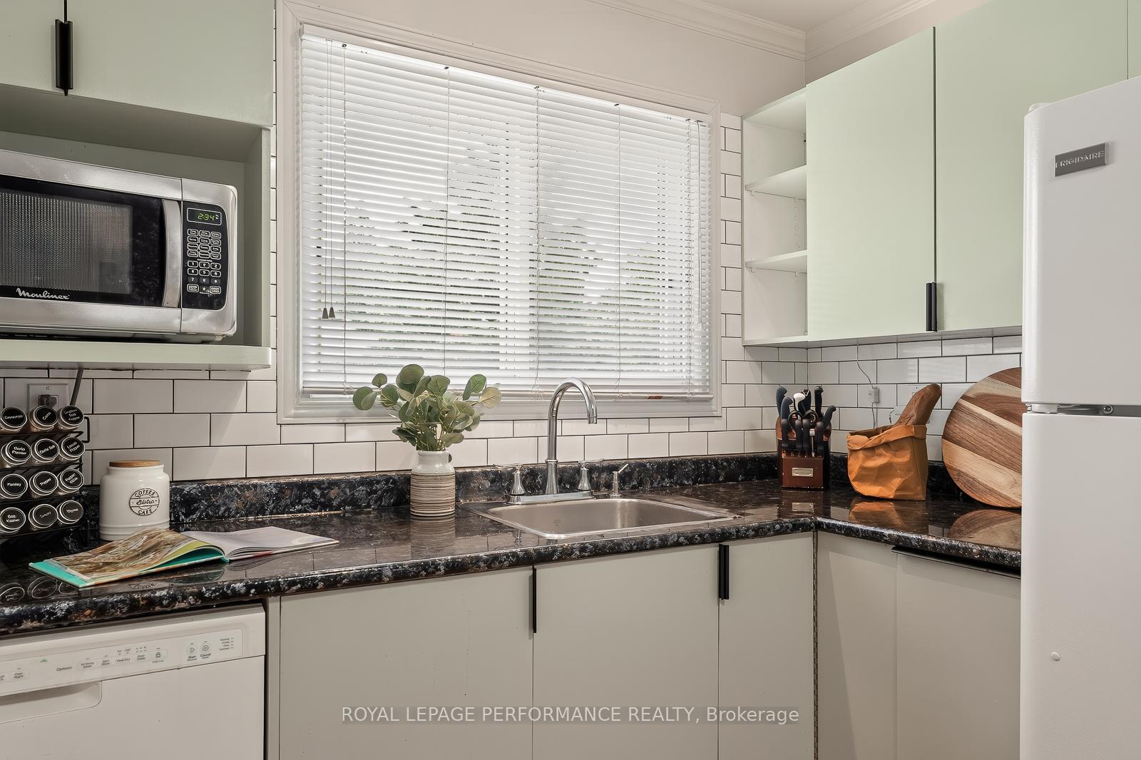 Photo 14 of 898 Charleswood Avenue, Ottawa, Carson Meadows — HOMEH