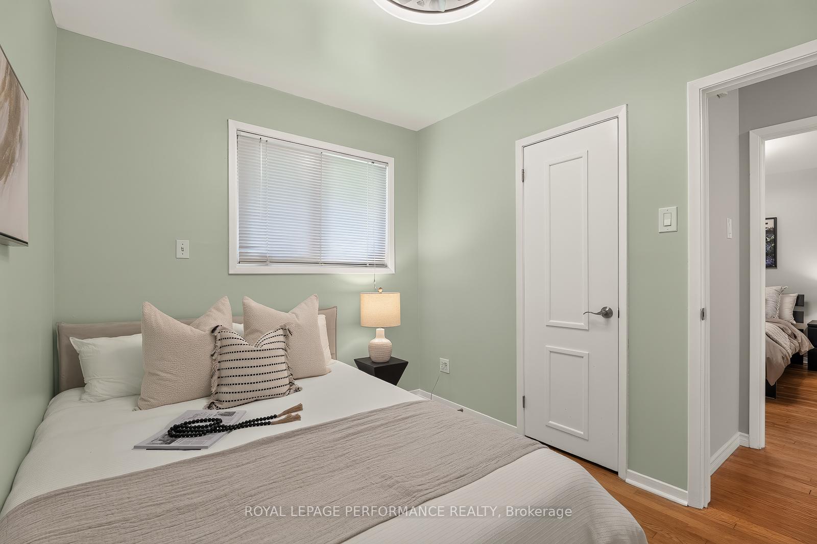 Photo 17 of 898 Charleswood Avenue, Ottawa, Carson Meadows — HOMEH