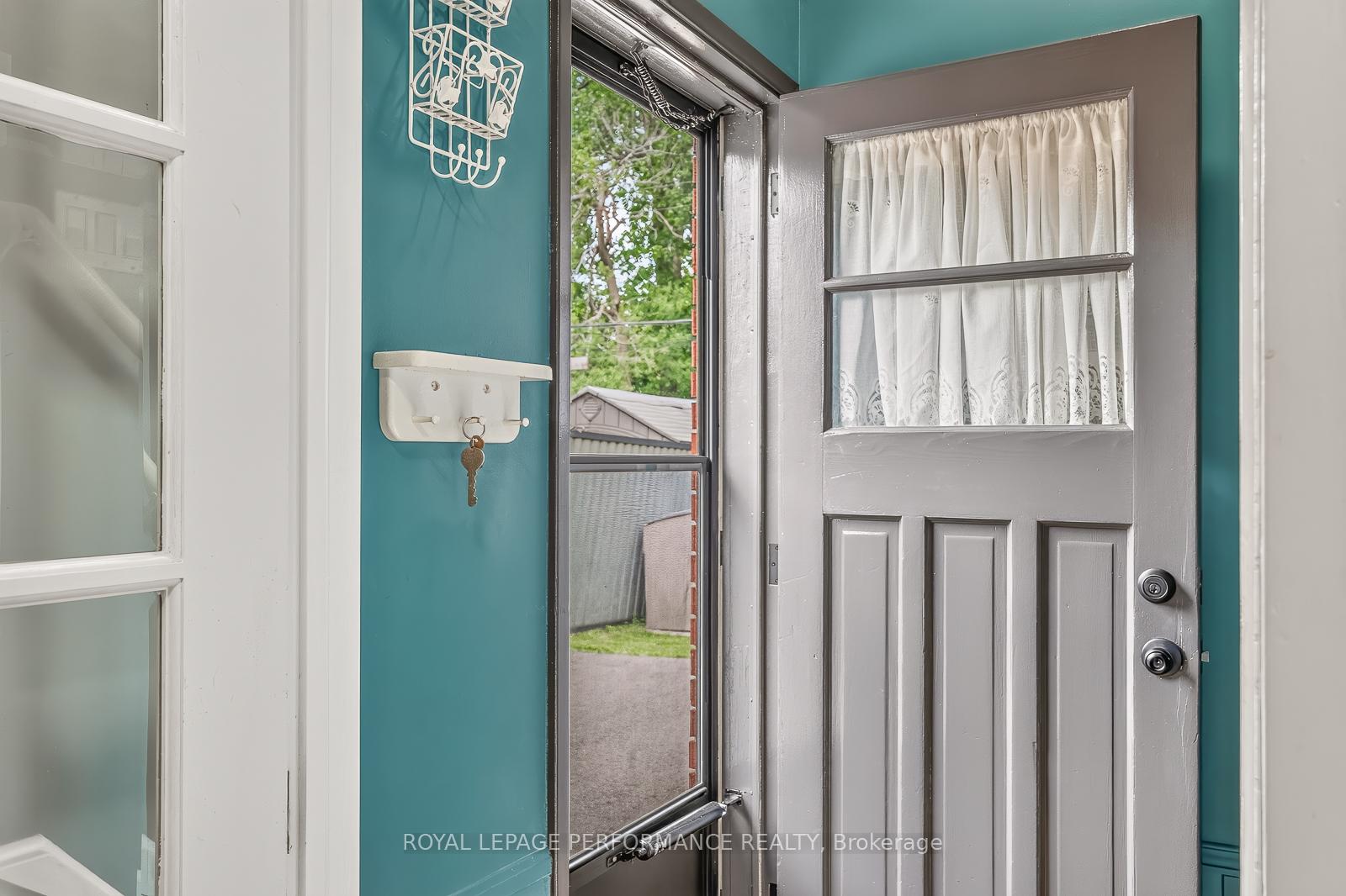 Photo 21 of 898 Charleswood Avenue, Ottawa, Carson Meadows — HOMEH