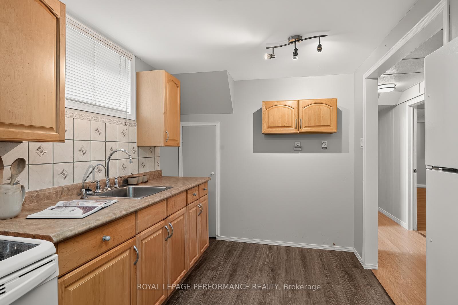Photo 25 of 898 Charleswood Avenue, Ottawa, Carson Meadows — HOMEH