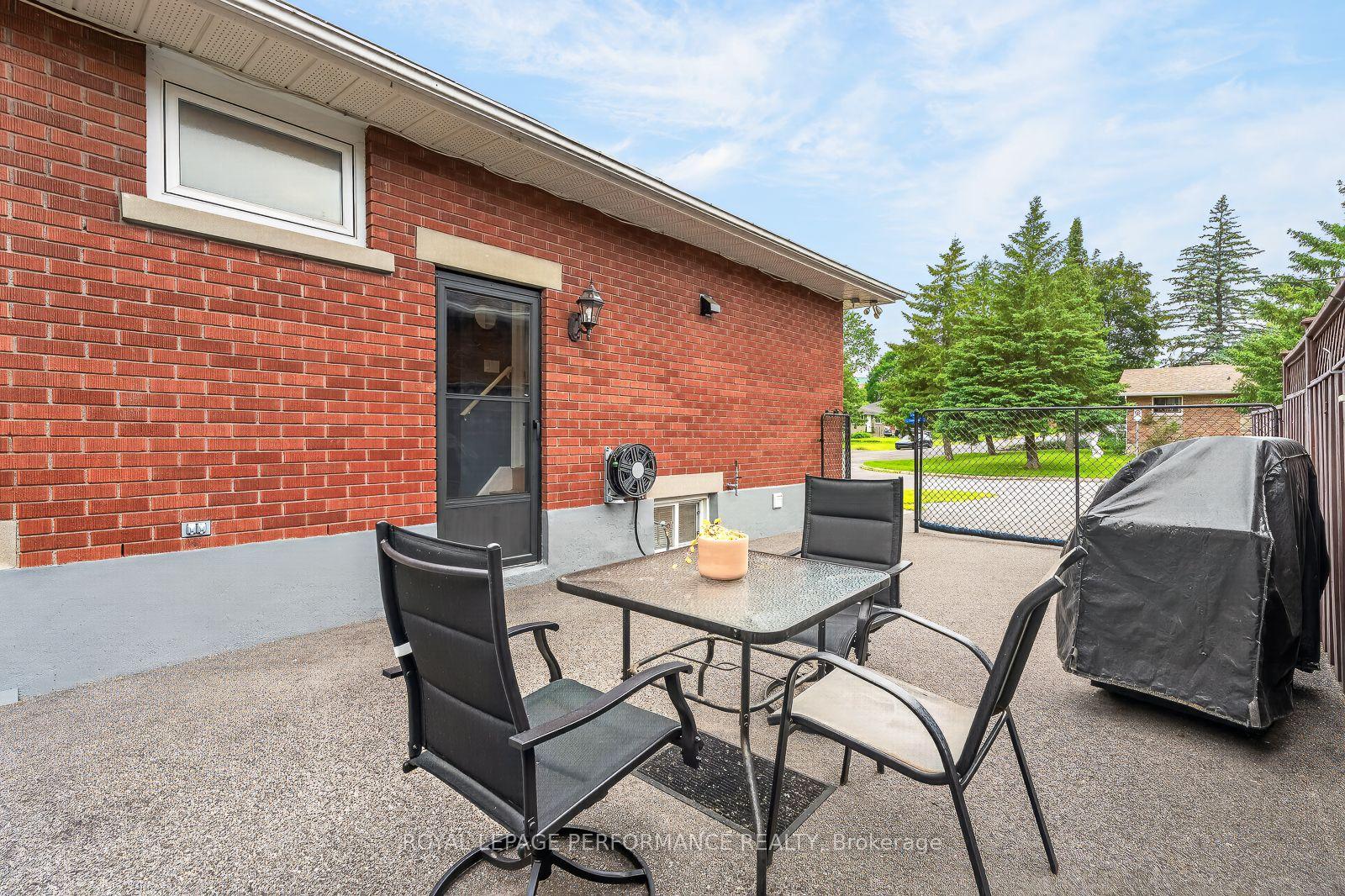 Photo 38 of 898 Charleswood Avenue, Ottawa, Carson Meadows — HOMEH
