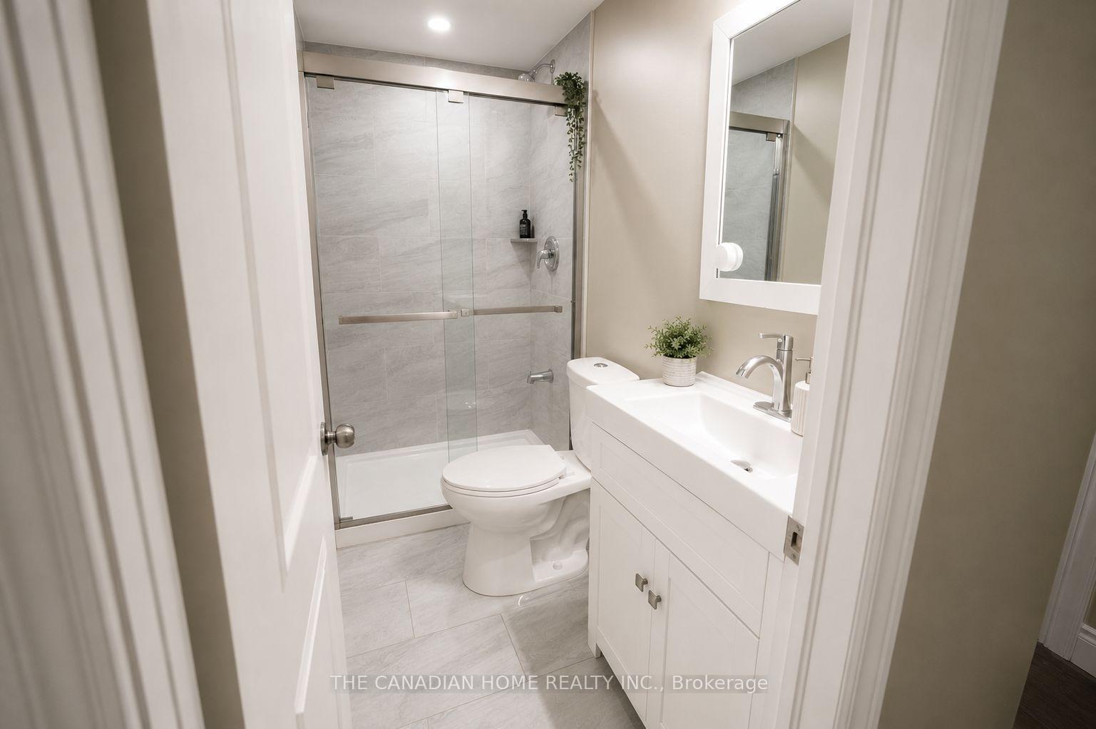 Photo 11 of 23 Saddle brook (Basement) Court, Kitchener, Stanley Park — HOMEH