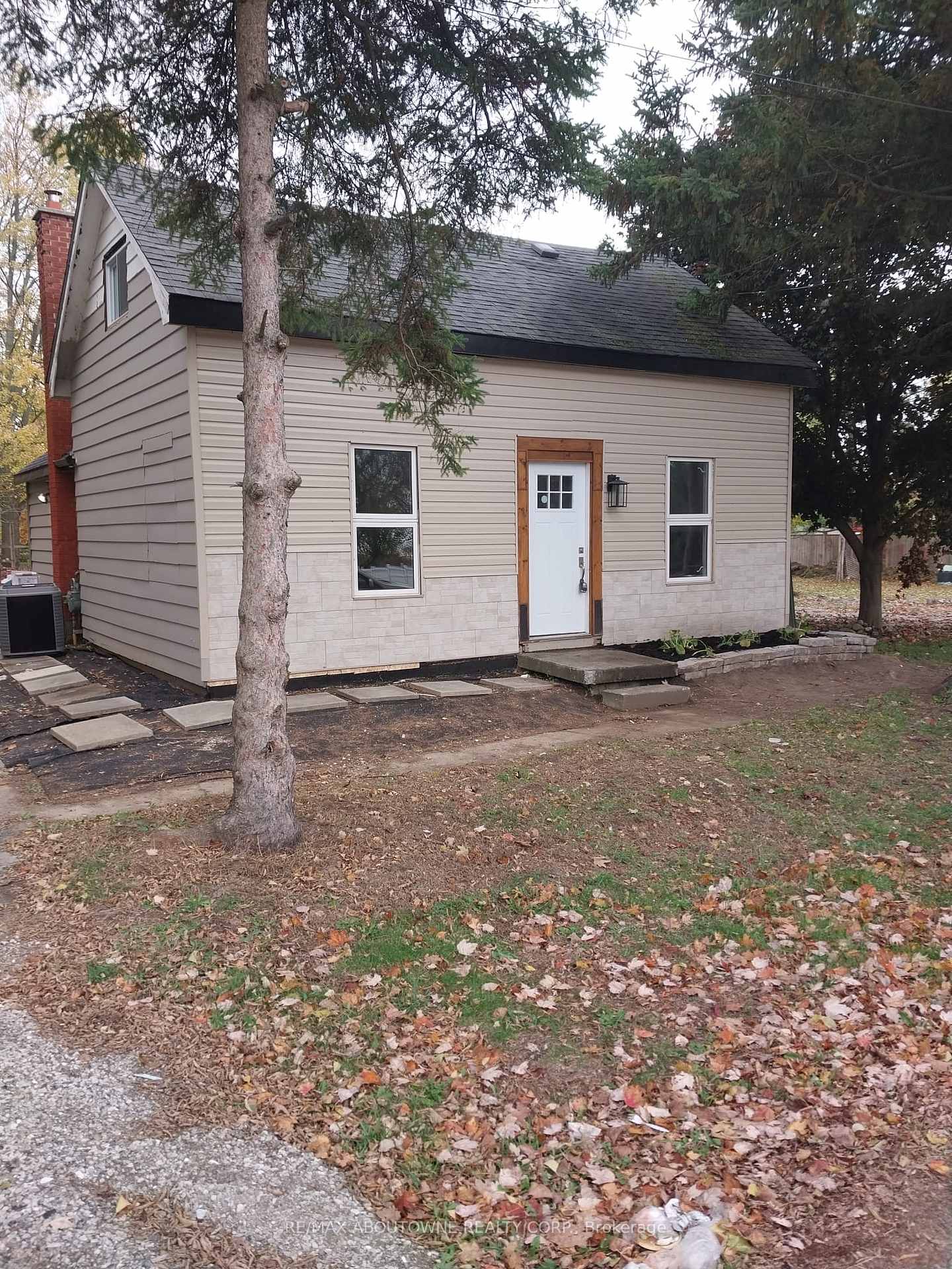 Front of 1071 Southcote Road