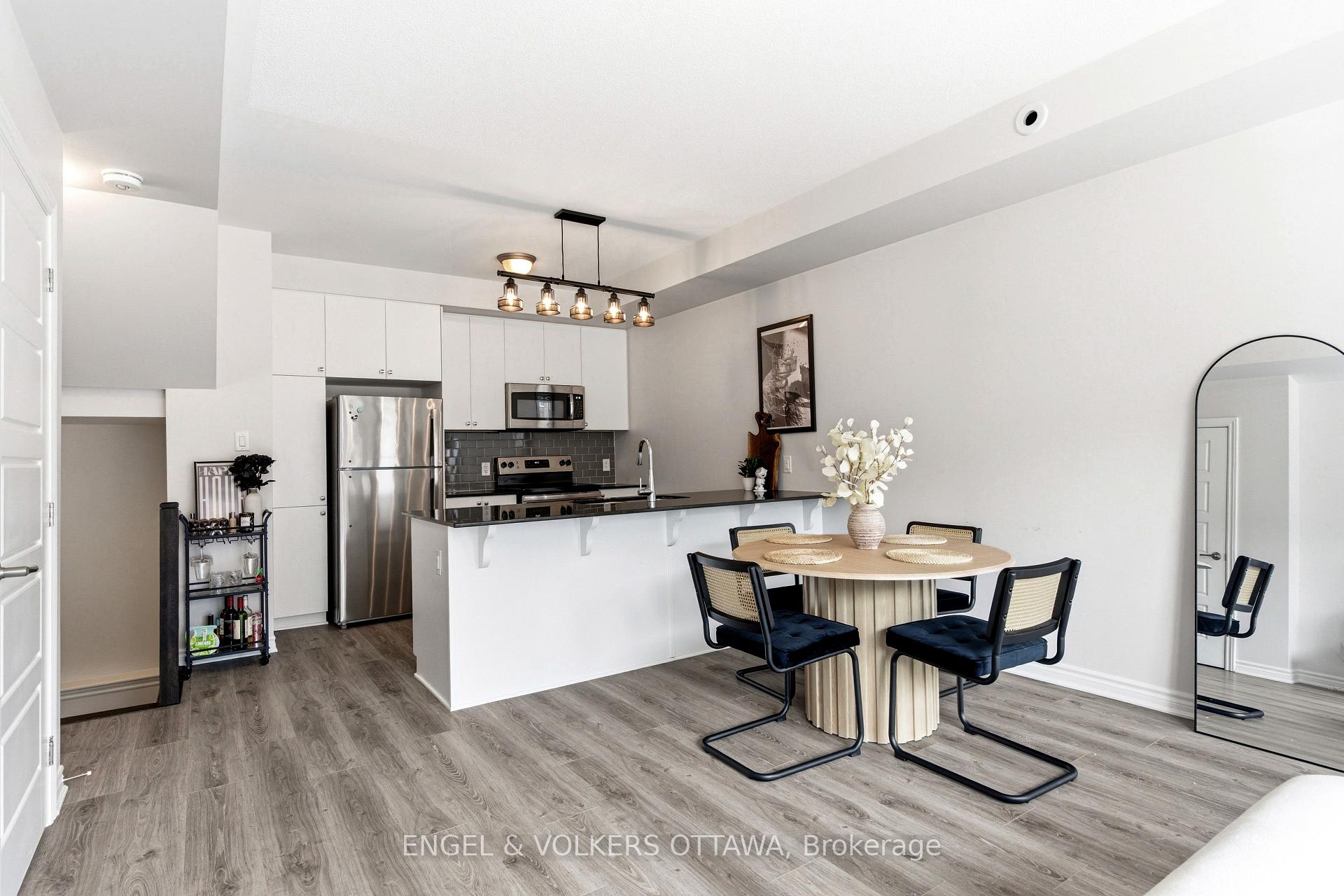 Photo 6 of 808 Kiniw Private, Ottawa, CFB Rockcliffe and Area — HOMEH