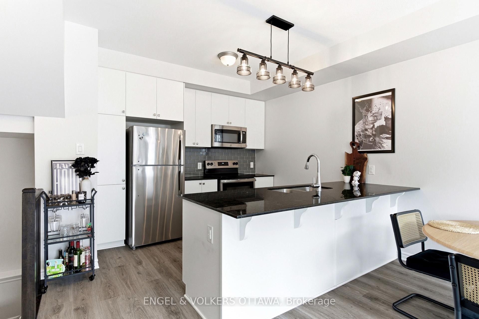 Photo 8 of 808 Kiniw Private, Ottawa, CFB Rockcliffe and Area — HOMEH