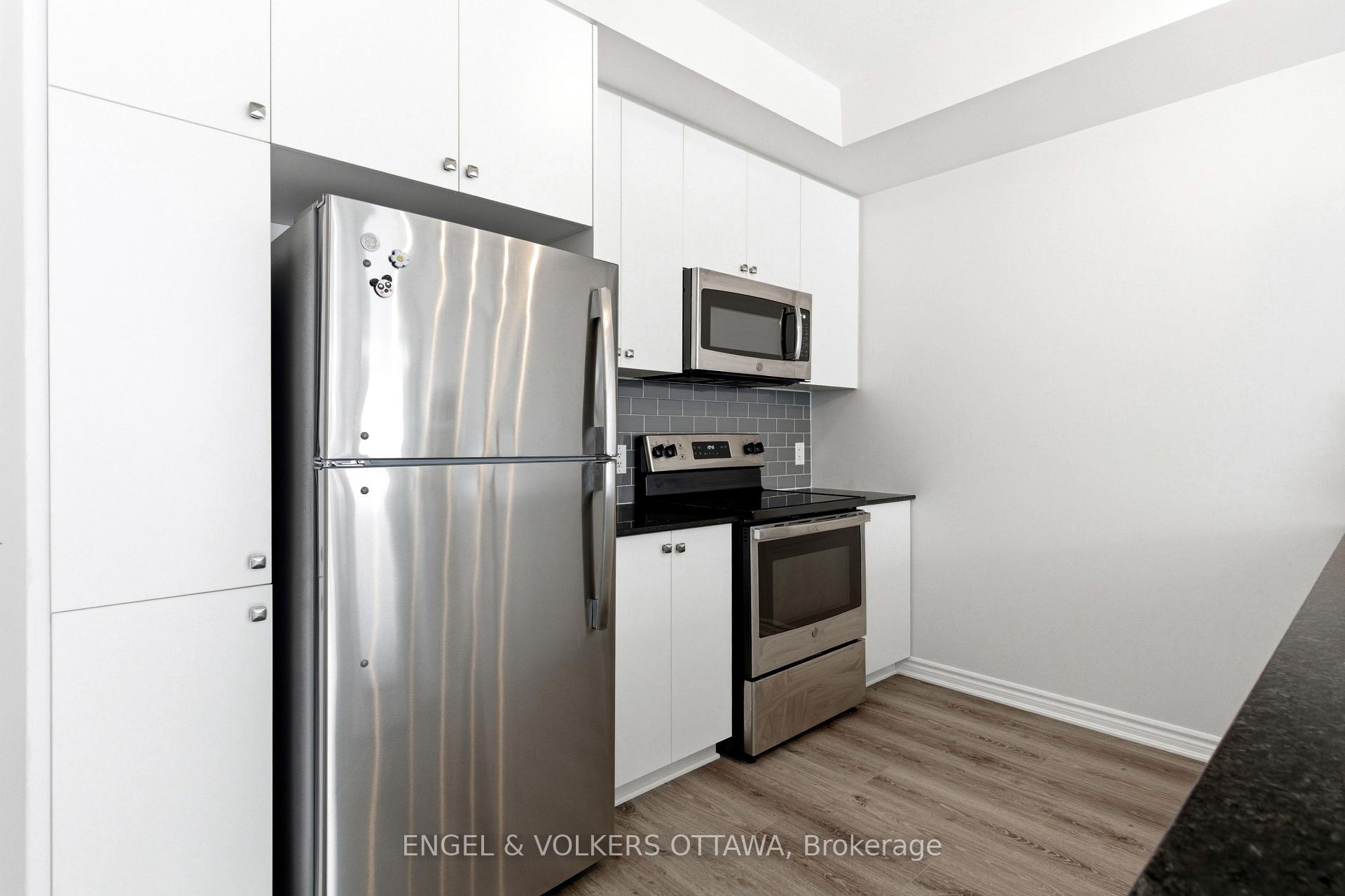 Photo 9 of 808 Kiniw Private, Ottawa, CFB Rockcliffe and Area — HOMEH