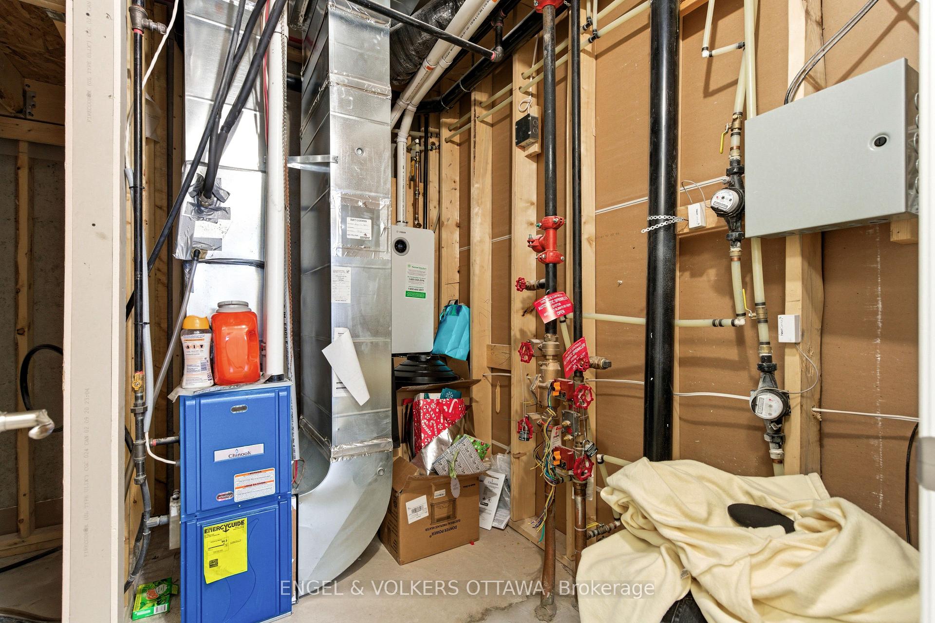 Photo 23 of 808 Kiniw Private, Ottawa, CFB Rockcliffe and Area — HOMEH