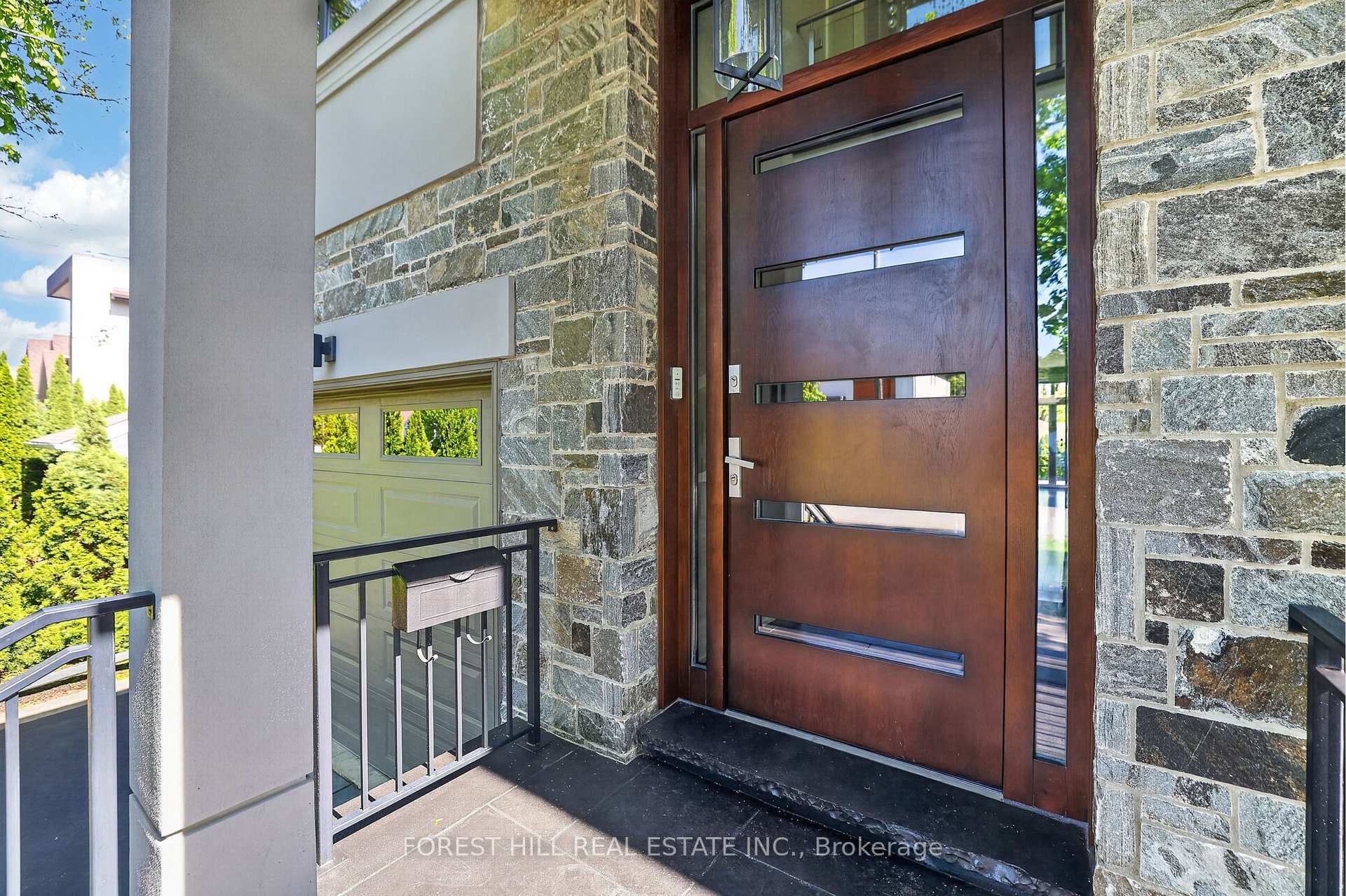 Photo 2 of 51 Greenfield Drive, Etobicoke, Islington-City Centre West — HOMEH