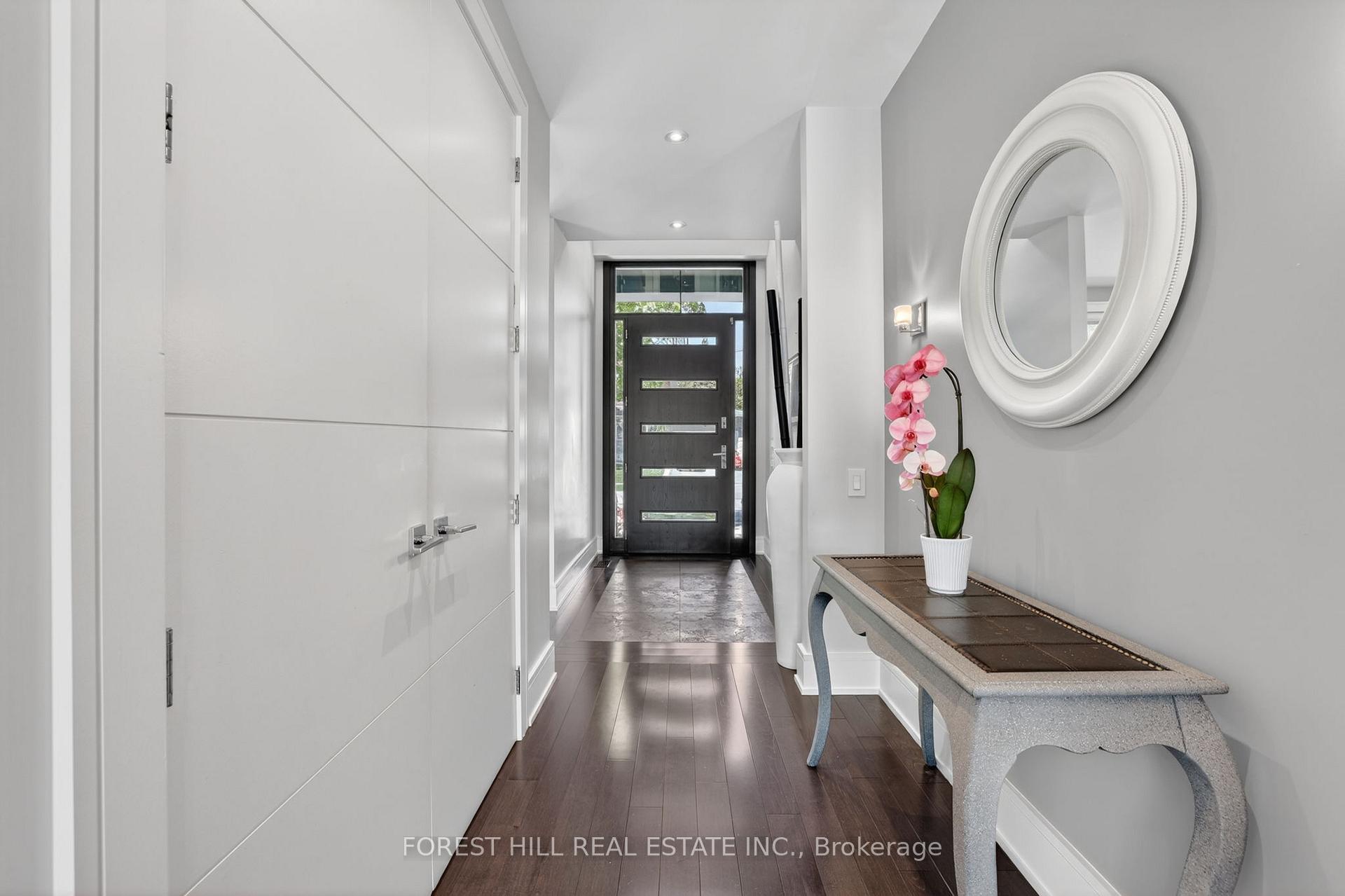 Photo 4 of 51 Greenfield Drive, Etobicoke, Islington-City Centre West — HOMEH