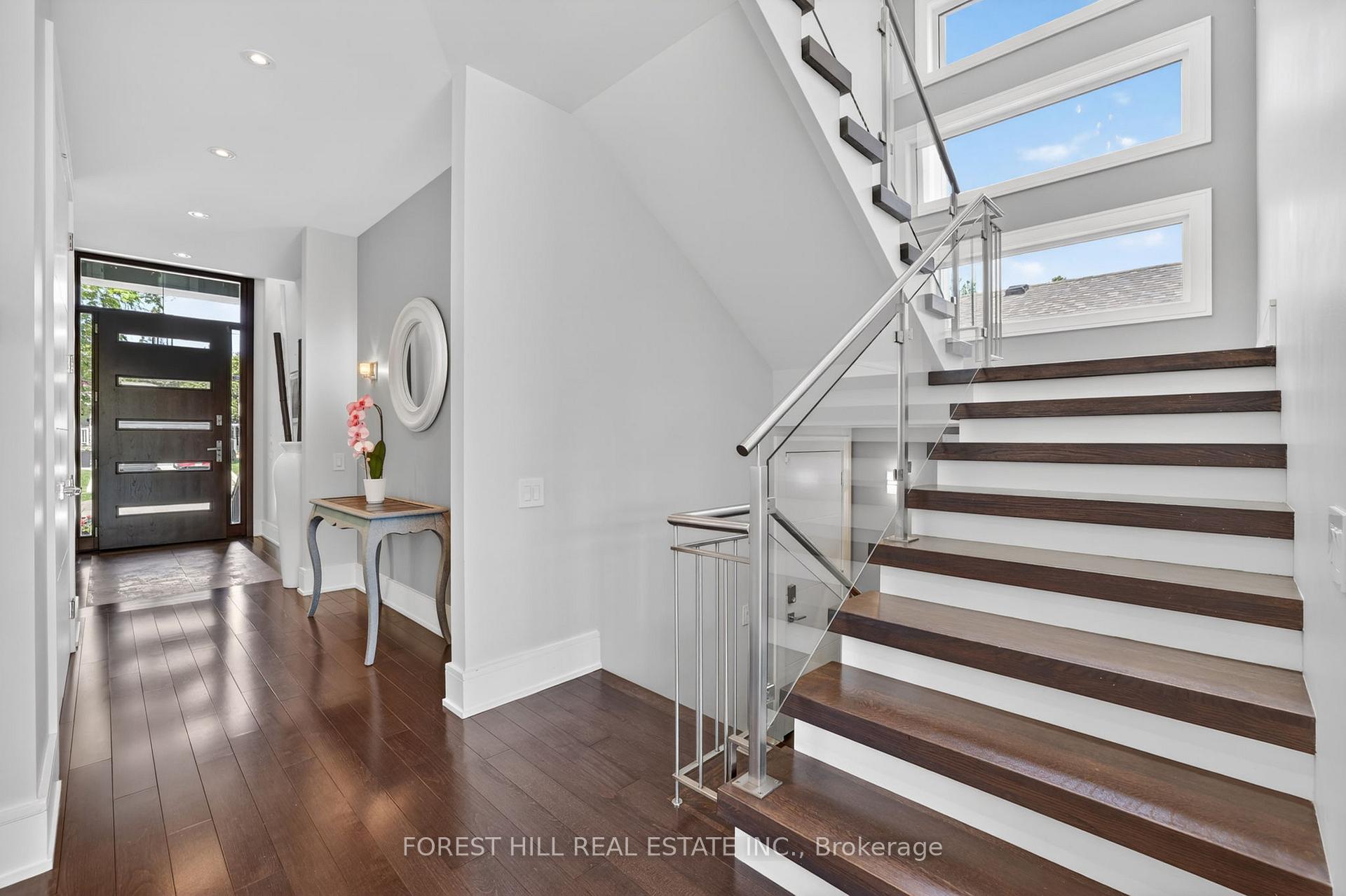 Photo 5 of 51 Greenfield Drive, Etobicoke, Islington-City Centre West — HOMEH