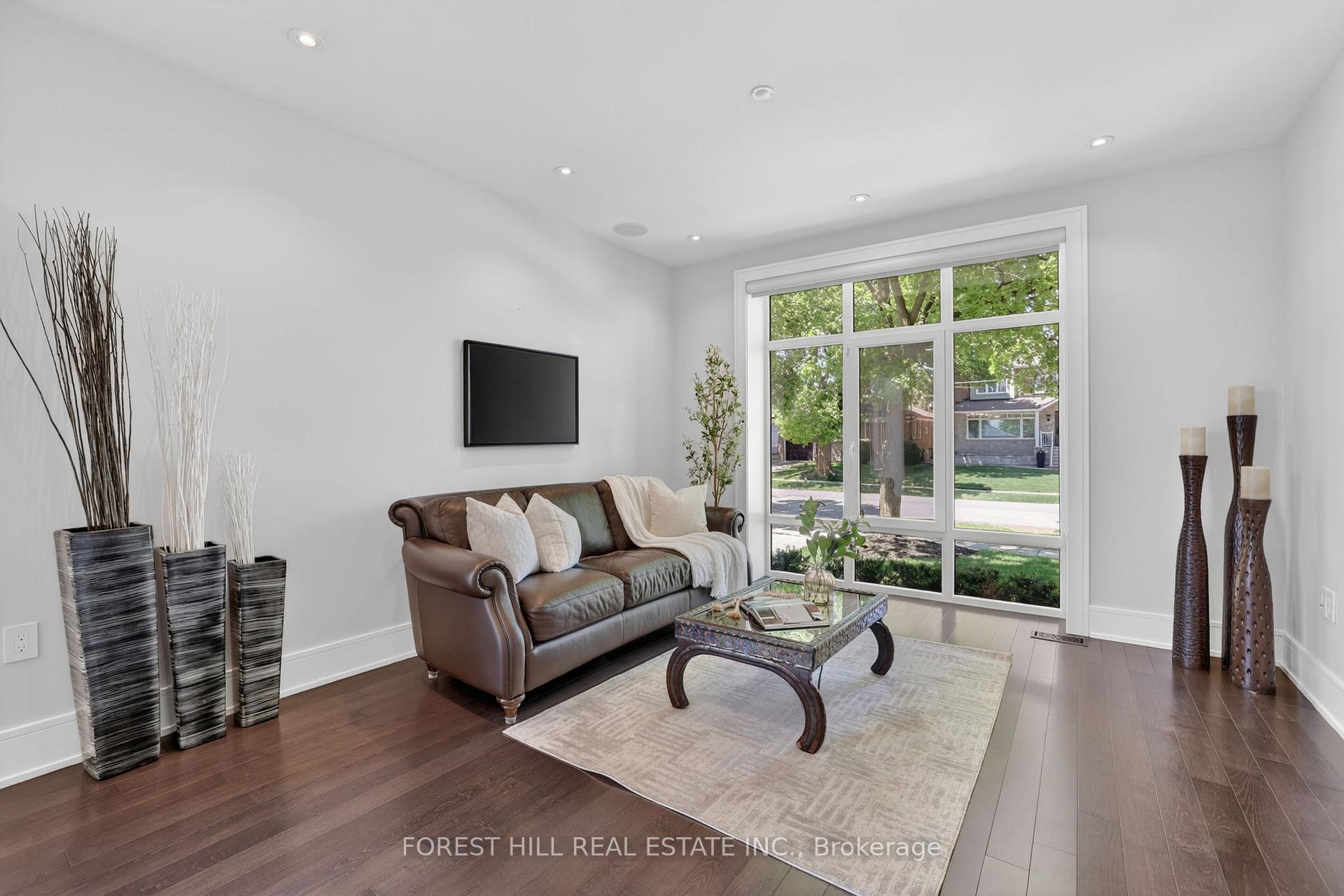 Photo 8 of 51 Greenfield Drive, Etobicoke, Islington-City Centre West — HOMEH