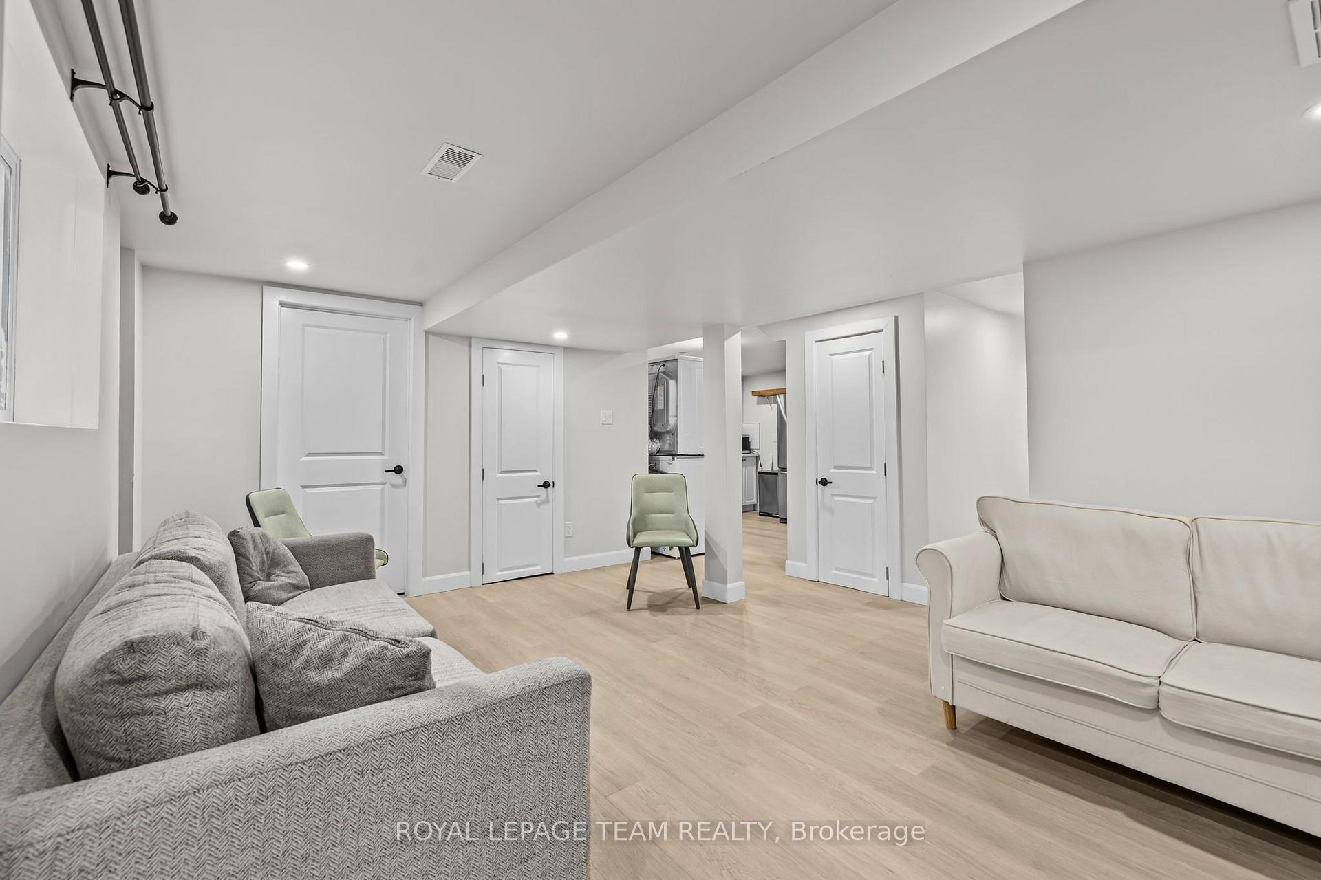 Photo 4 of Unit B, 1288 Plante Drive, Ottawa, Hunt Club/Western Community — HOMEH