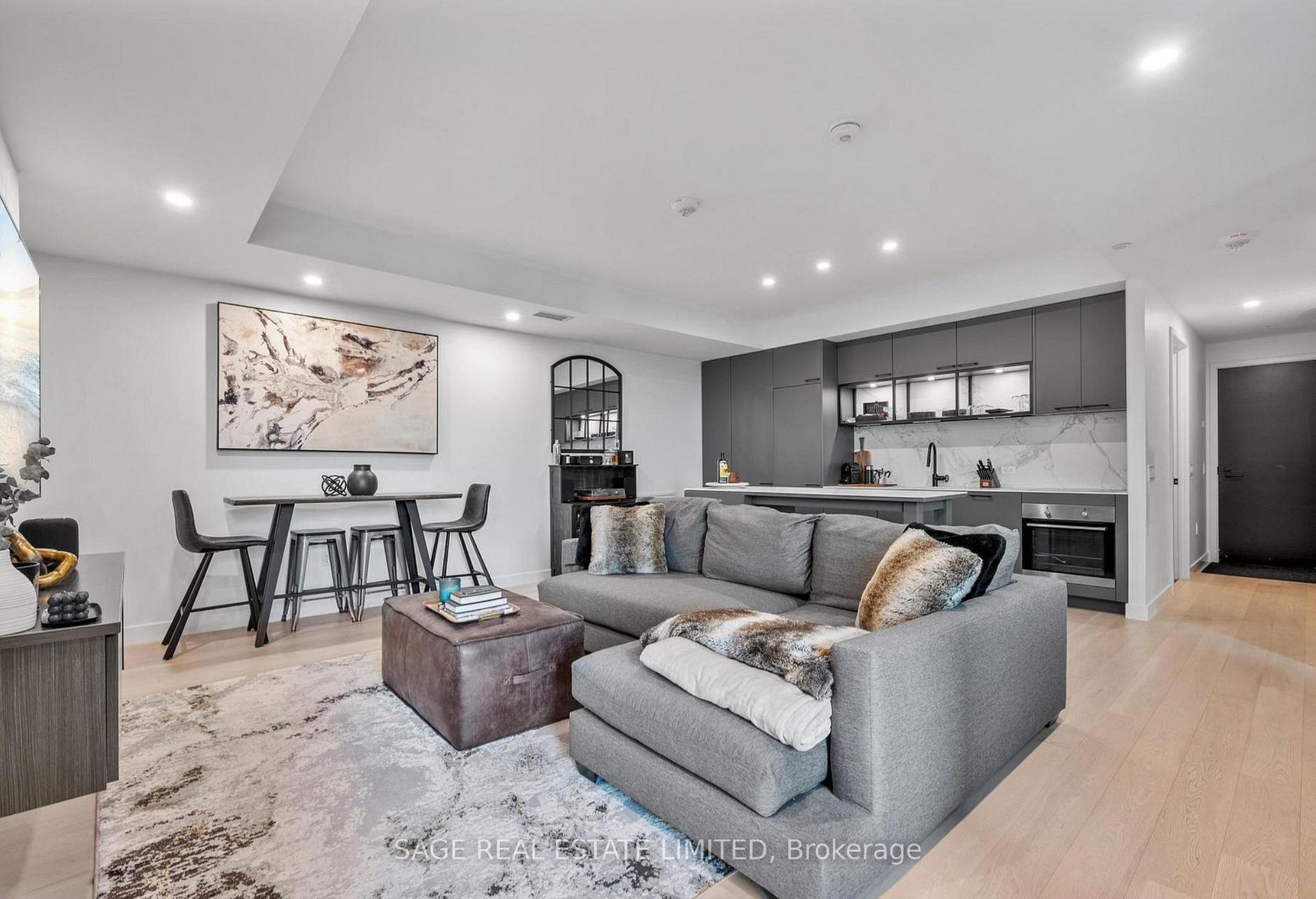 Front of Unit 730, 505 Richmond Street W