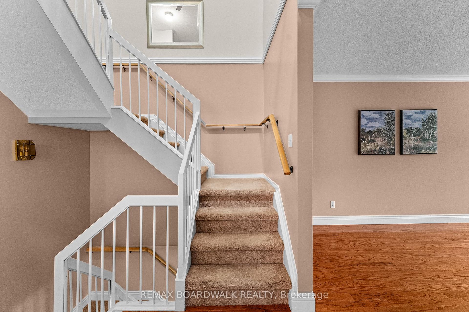 Photo 20 of 22 Eagleview Street, Ottawa, Kanata - Emerald Meadows/Trailwest — HOMEH