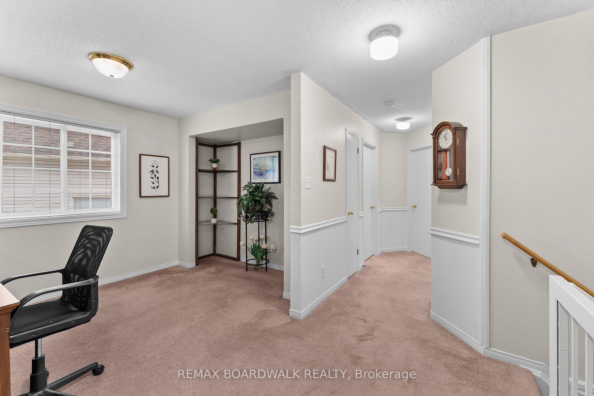 Photo 21 of 22 Eagleview Street, Ottawa, Kanata - Emerald Meadows/Trailwest — HOMEH