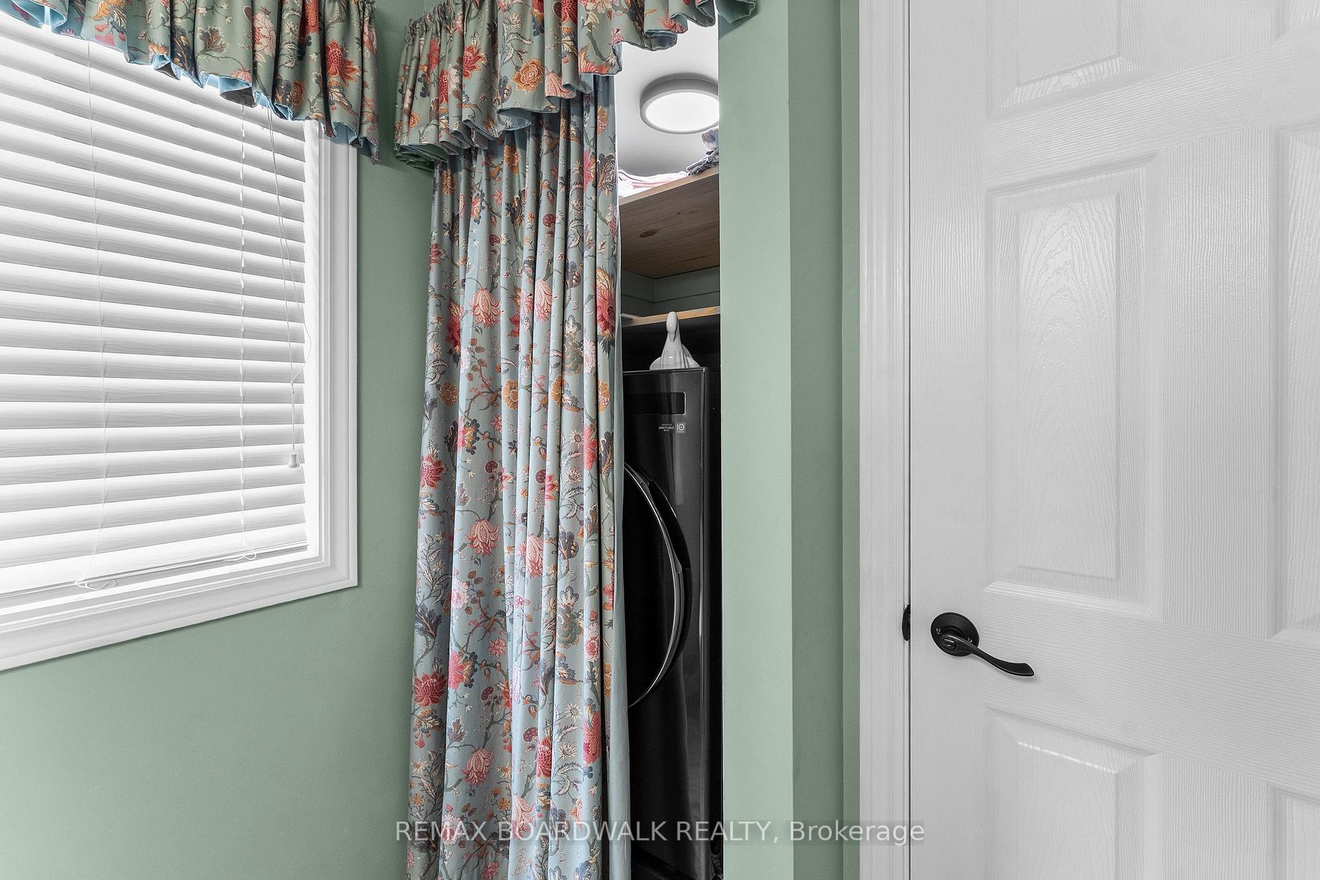 Photo 26 of 22 Eagleview Street, Ottawa, Kanata - Emerald Meadows/Trailwest — HOMEH