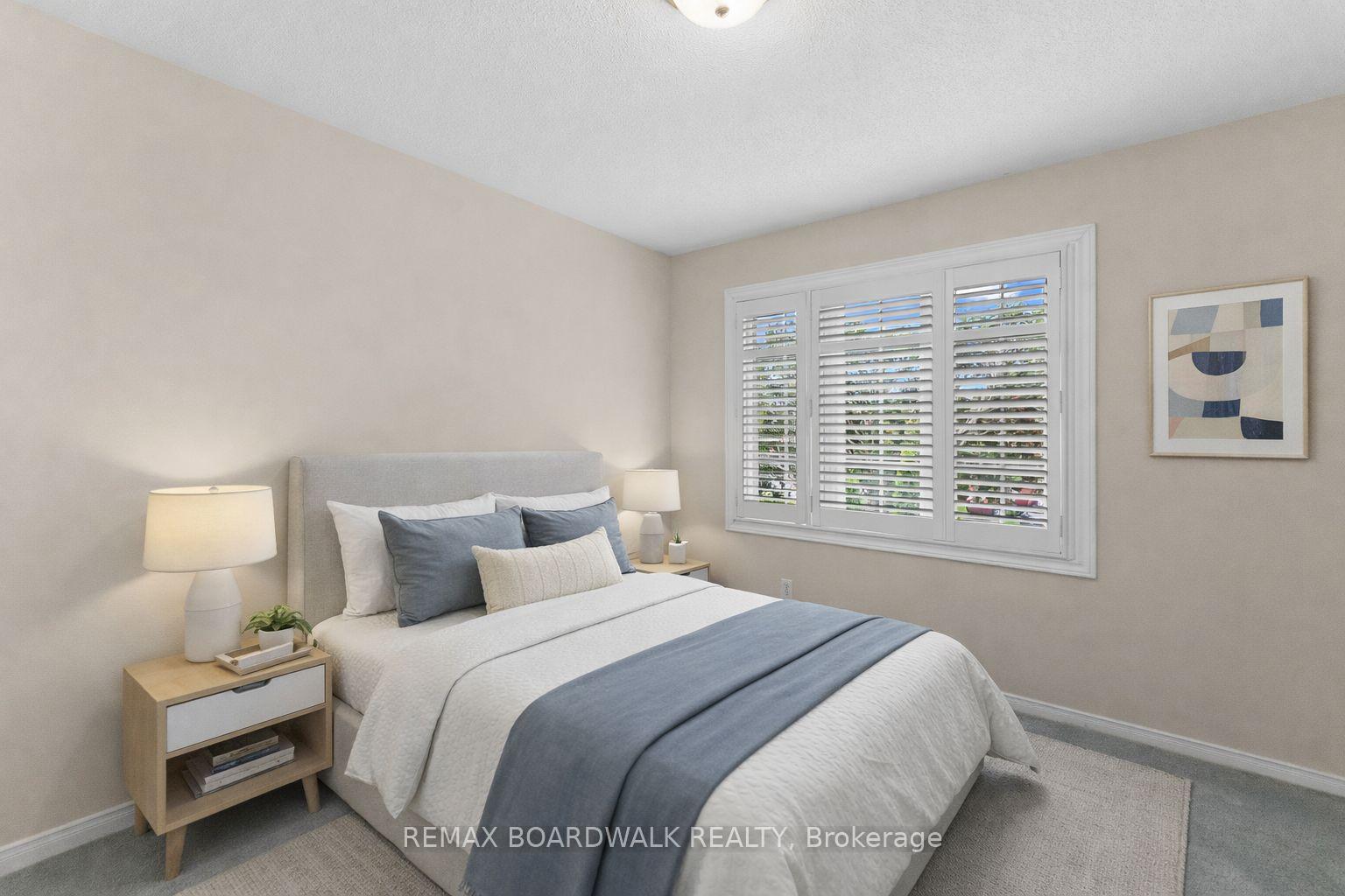 Photo 28 of 22 Eagleview Street, Ottawa, Kanata - Emerald Meadows/Trailwest — HOMEH