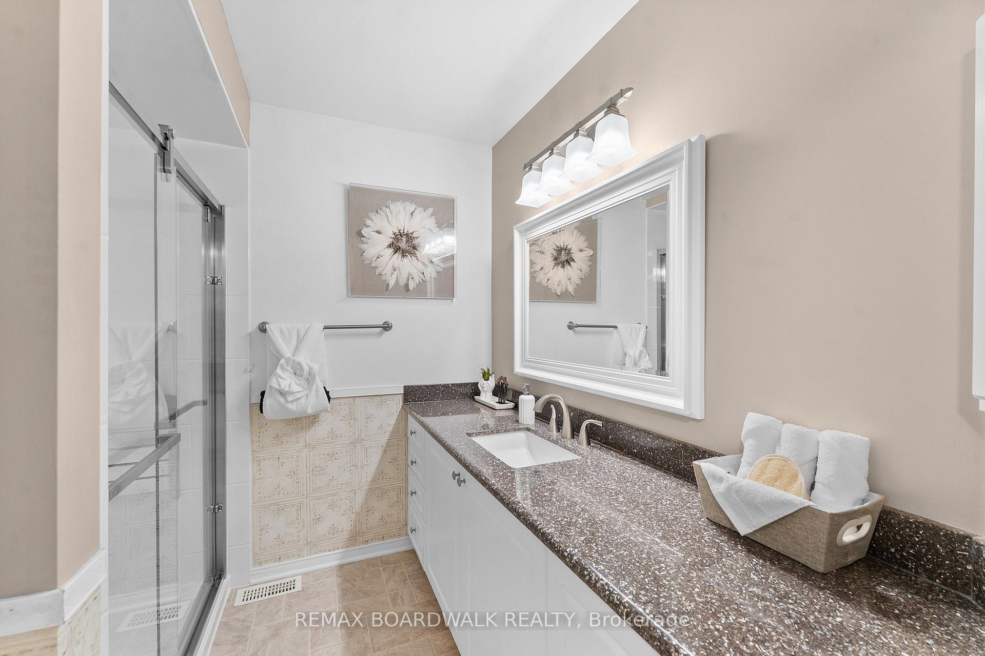 Photo 31 of 22 Eagleview Street, Ottawa, Kanata - Emerald Meadows/Trailwest — HOMEH