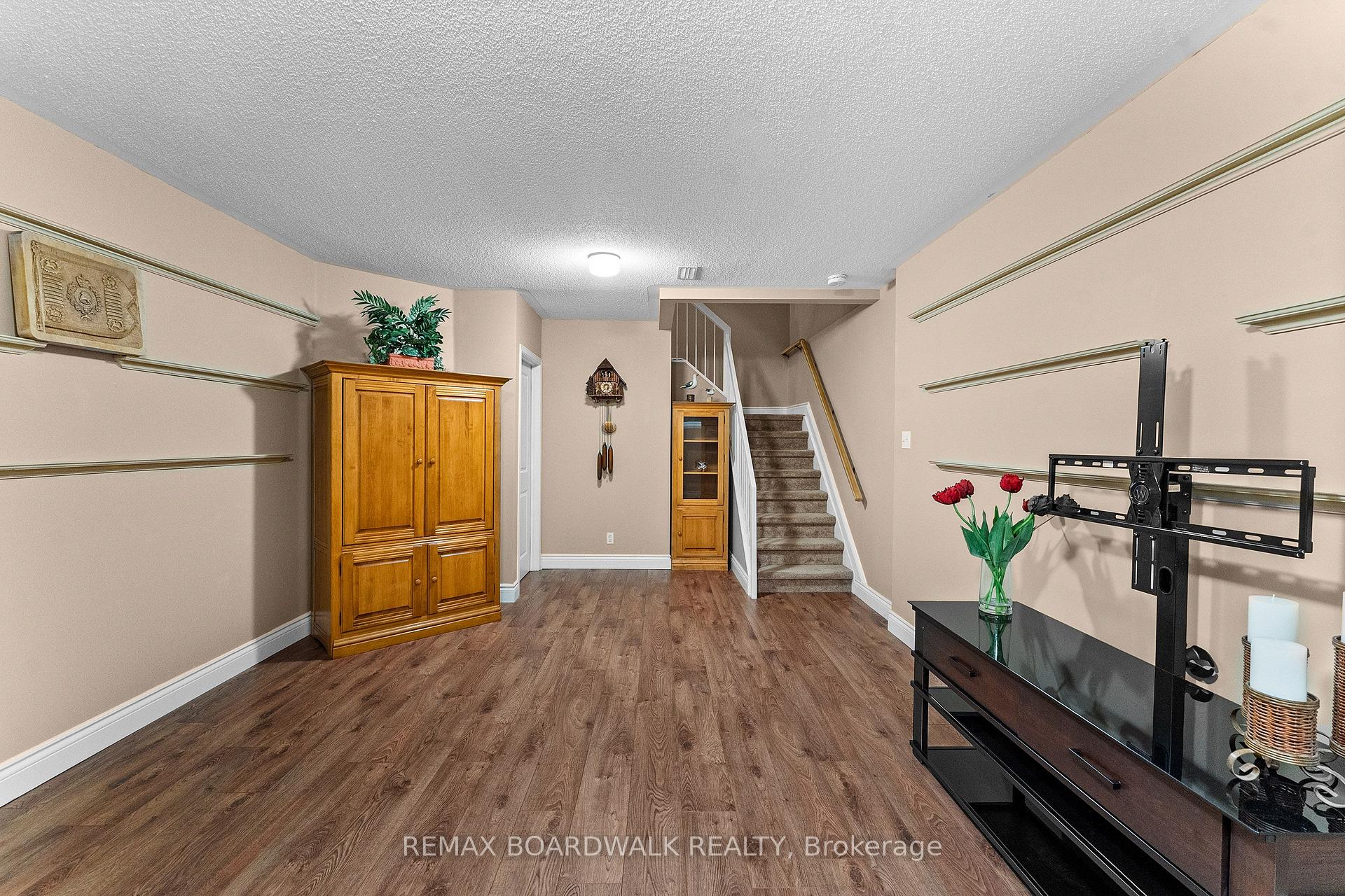 Photo 35 of 22 Eagleview Street, Ottawa, Kanata - Emerald Meadows/Trailwest — HOMEH