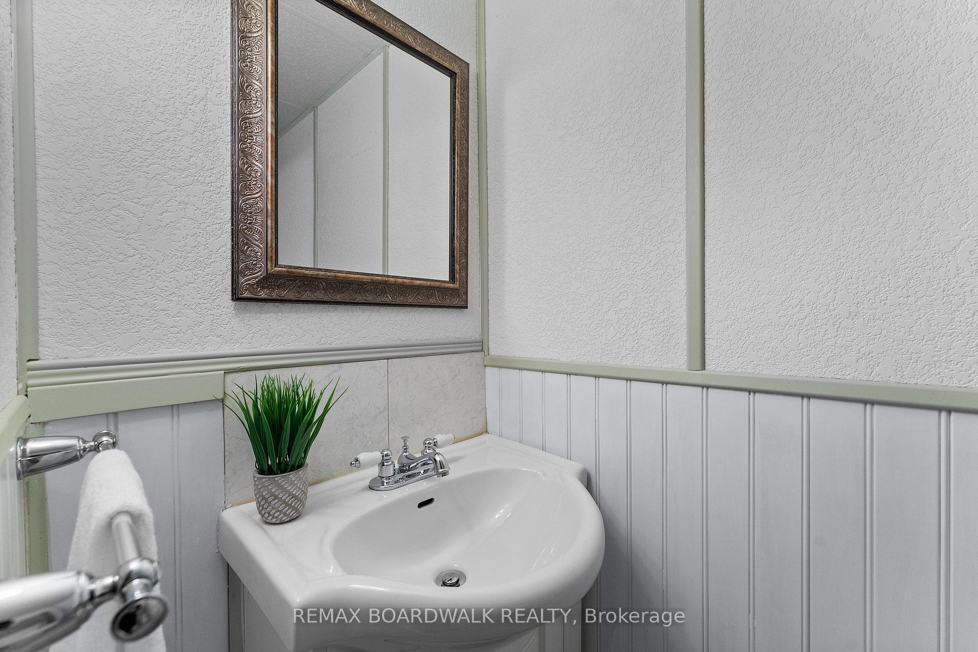 Photo 36 of 22 Eagleview Street, Ottawa, Kanata - Emerald Meadows/Trailwest — HOMEH