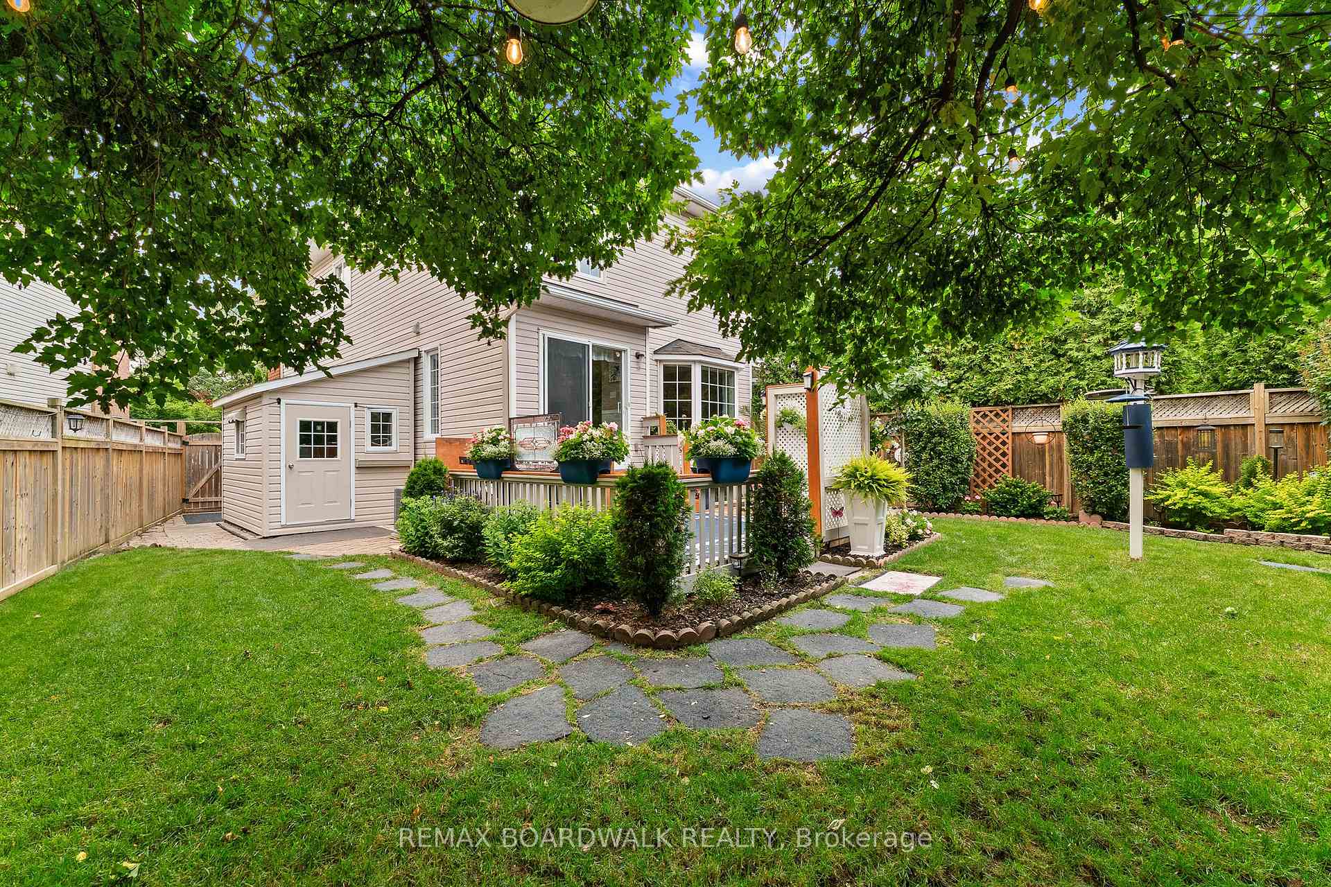 Photo 39 of 22 Eagleview Street, Ottawa, Kanata - Emerald Meadows/Trailwest — HOMEH