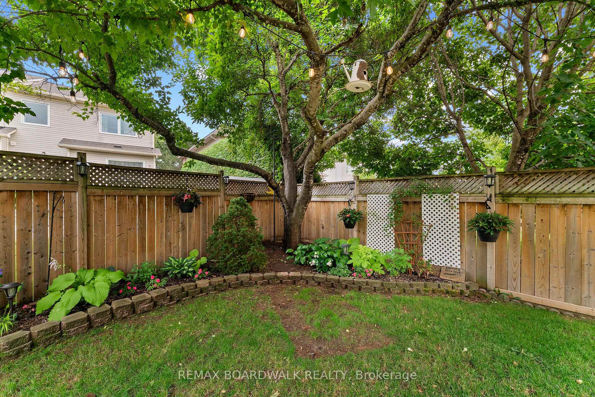 Photo 40 of 22 Eagleview Street, Ottawa, Kanata - Emerald Meadows/Trailwest — HOMEH