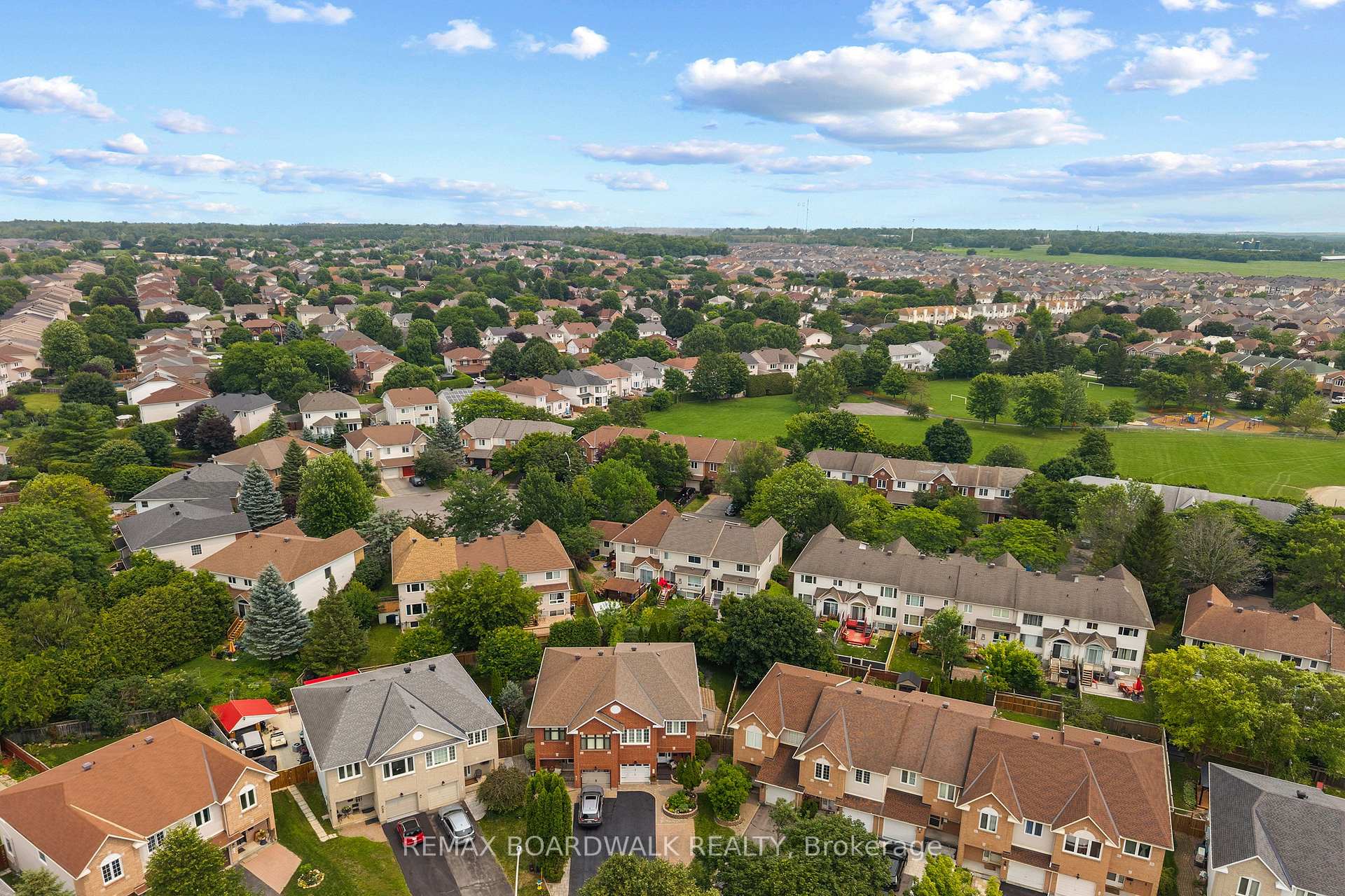 Photo 46 of 22 Eagleview Street, Ottawa, Kanata - Emerald Meadows/Trailwest — HOMEH