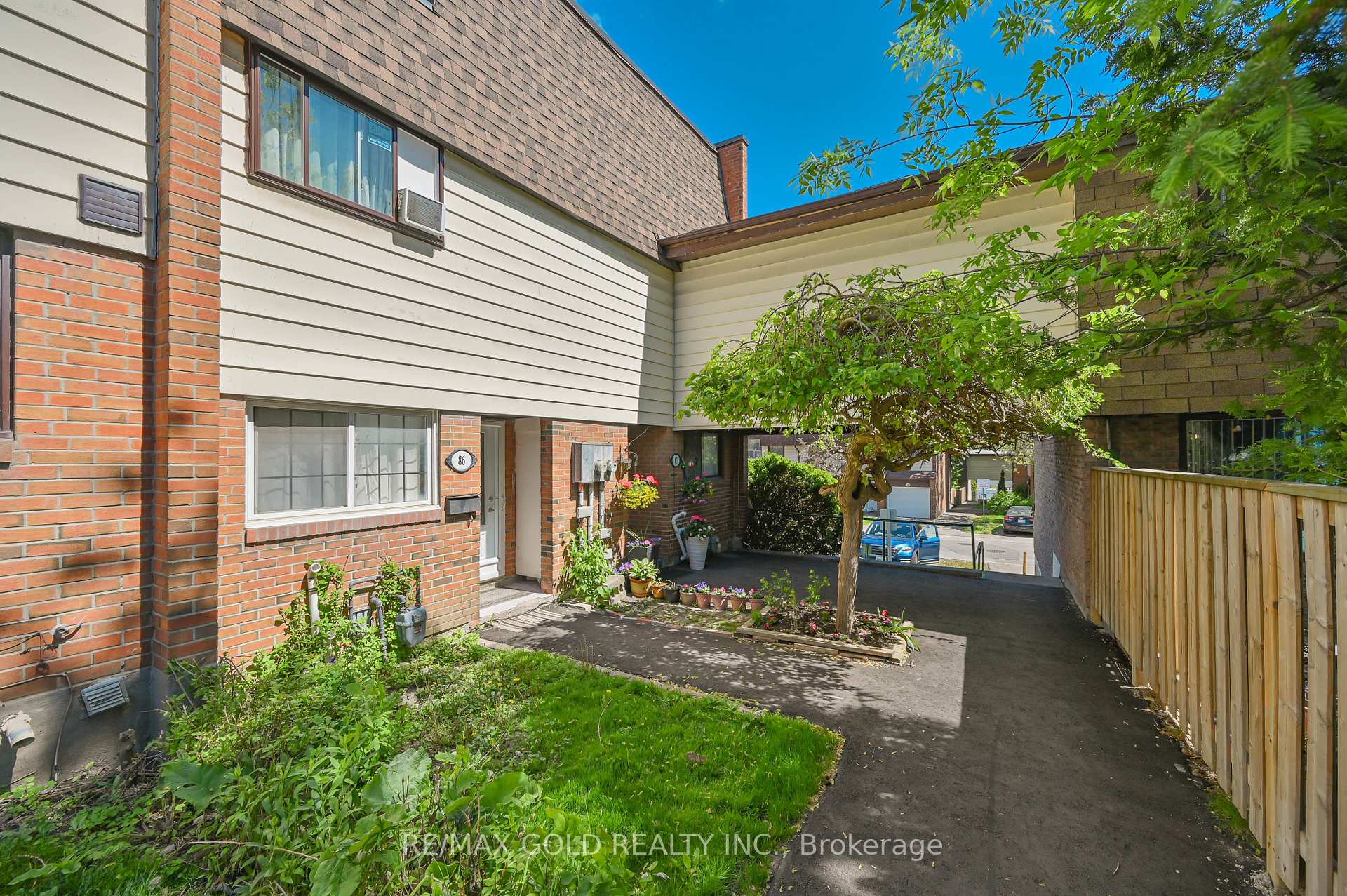 Front of Unit 87, 180 Mississauga Valley Boulevard