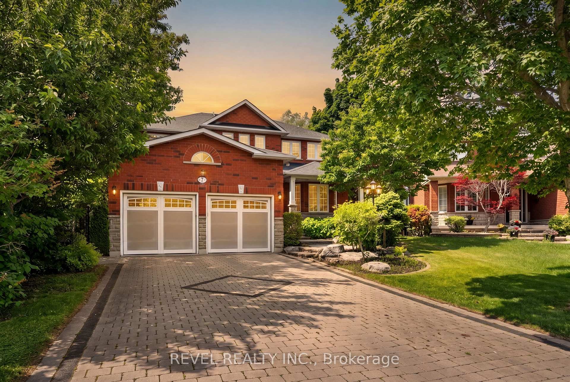 Photo 2 of 7 Callander Court, Ajax, South East — HOMEH
