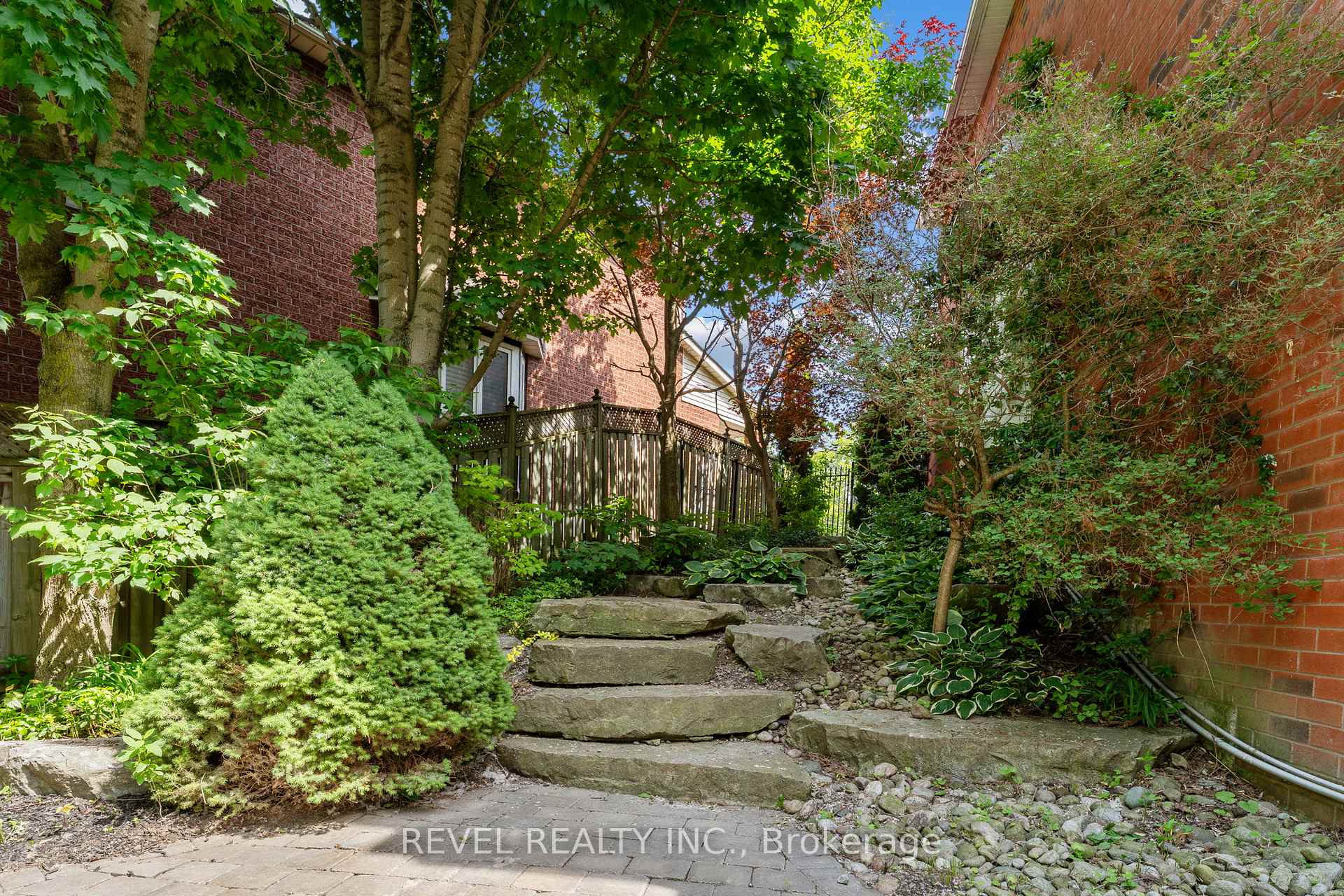 Photo 47 of 7 Callander Court, Ajax, South East — HOMEH