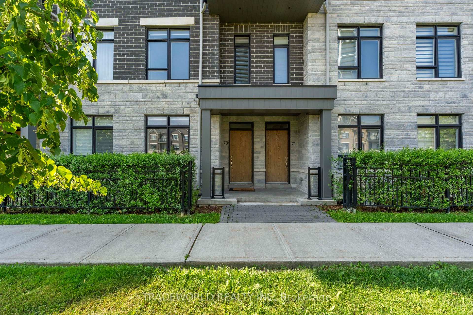Photo 2 of 73 Feeney Lane, Markham, Commerce Valley — HOMEH