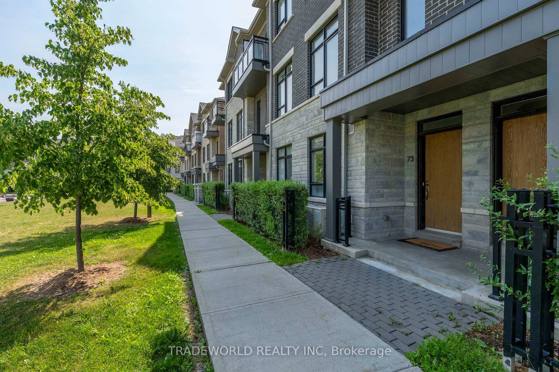 Photo 4 of 73 Feeney Lane, Markham, Commerce Valley — HOMEH