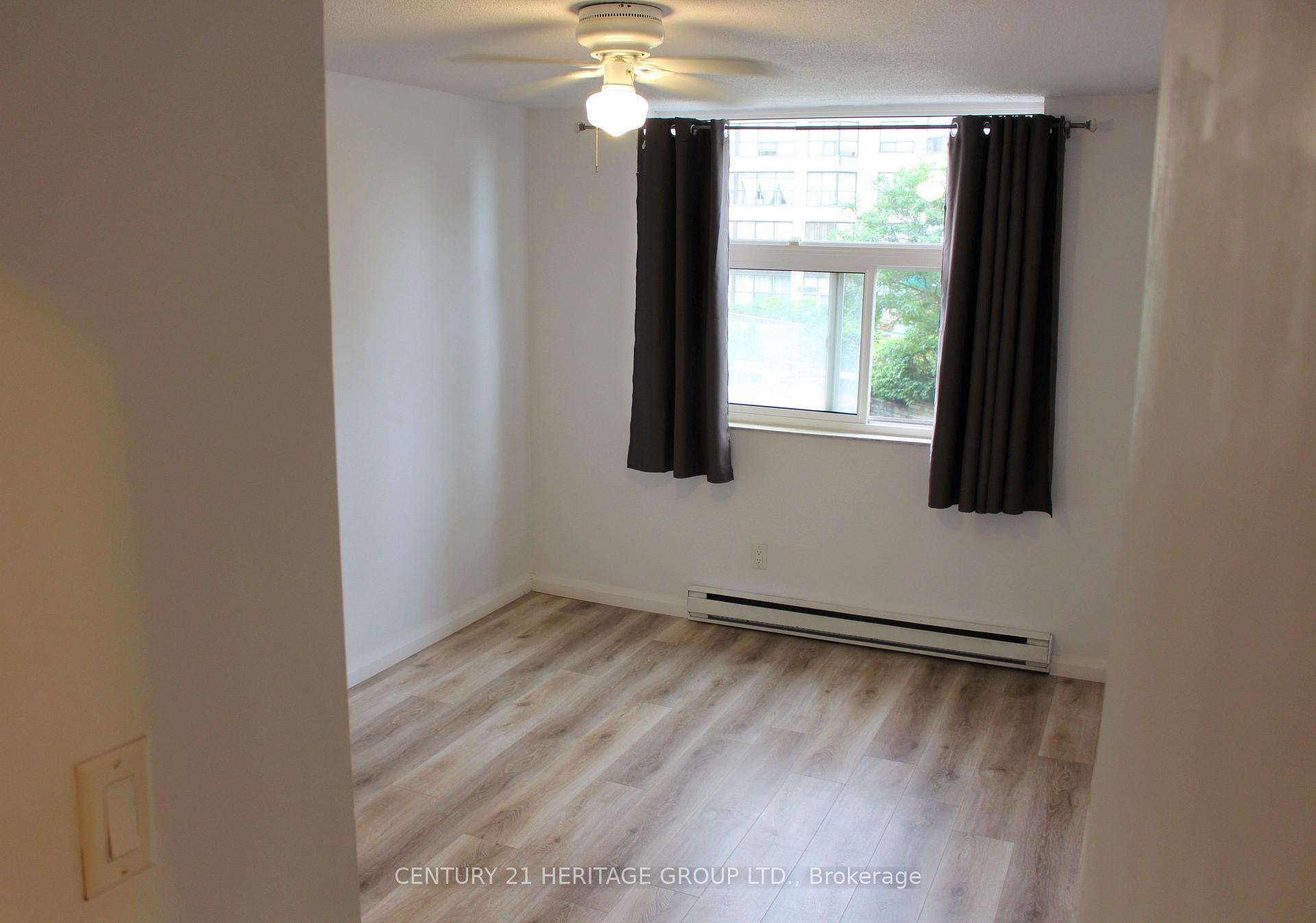 Photo 8 of Unit 204, 260 Davis Drive, Newmarket, Central Newmarket — HOMEH
