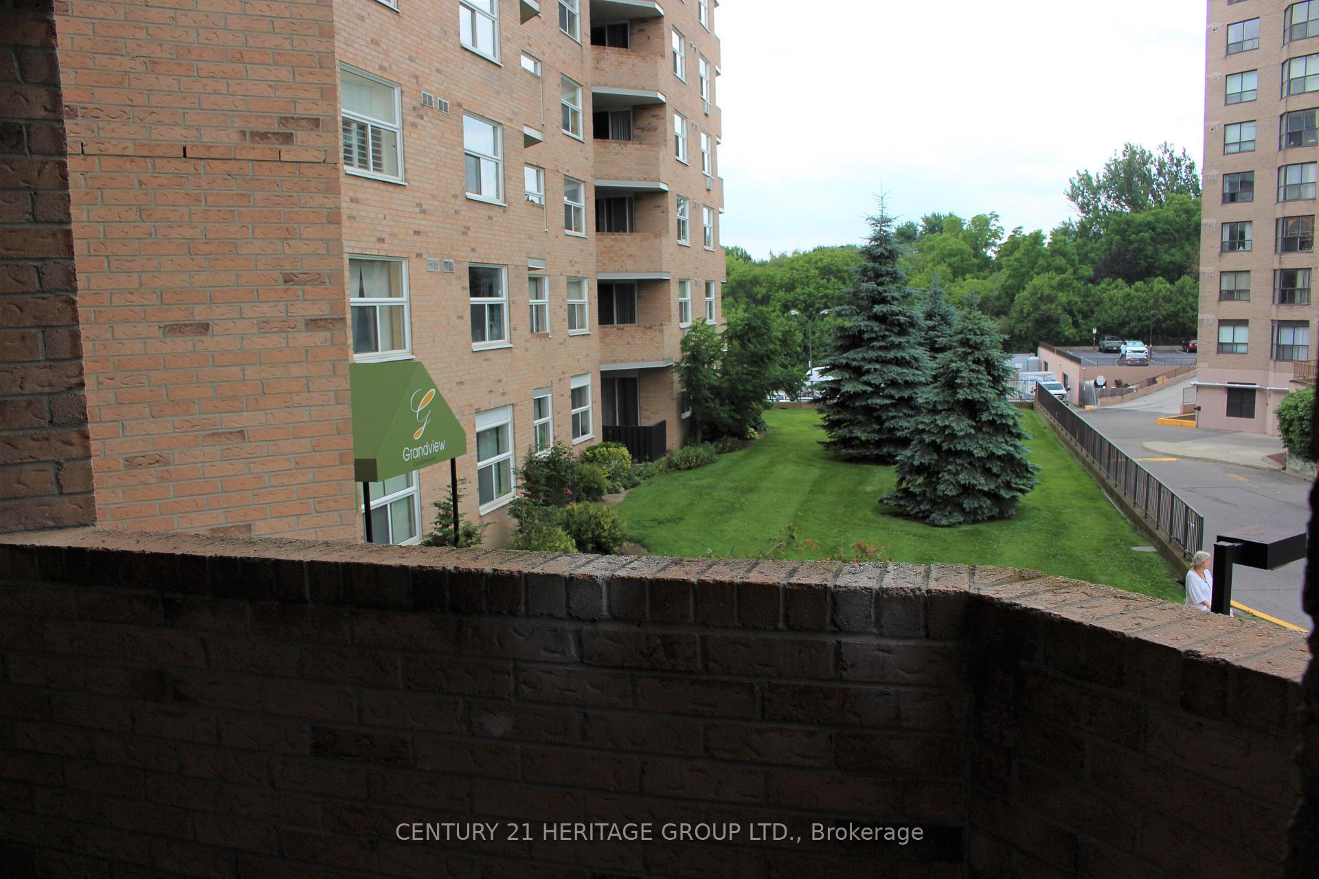 Photo 10 of Unit 204, 260 Davis Drive, Newmarket, Central Newmarket — HOMEH